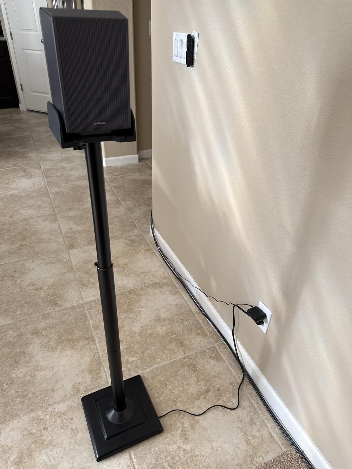 ELIVED Universal Speaker Stand Pair, 31 Inch Height Bookshelf Speaker Stands for Satellite Speaker Large Speaker Up to 22 lbs, Surround Sound Speaker Stand with Cable Management, Black, YD5022 customer photo 2
