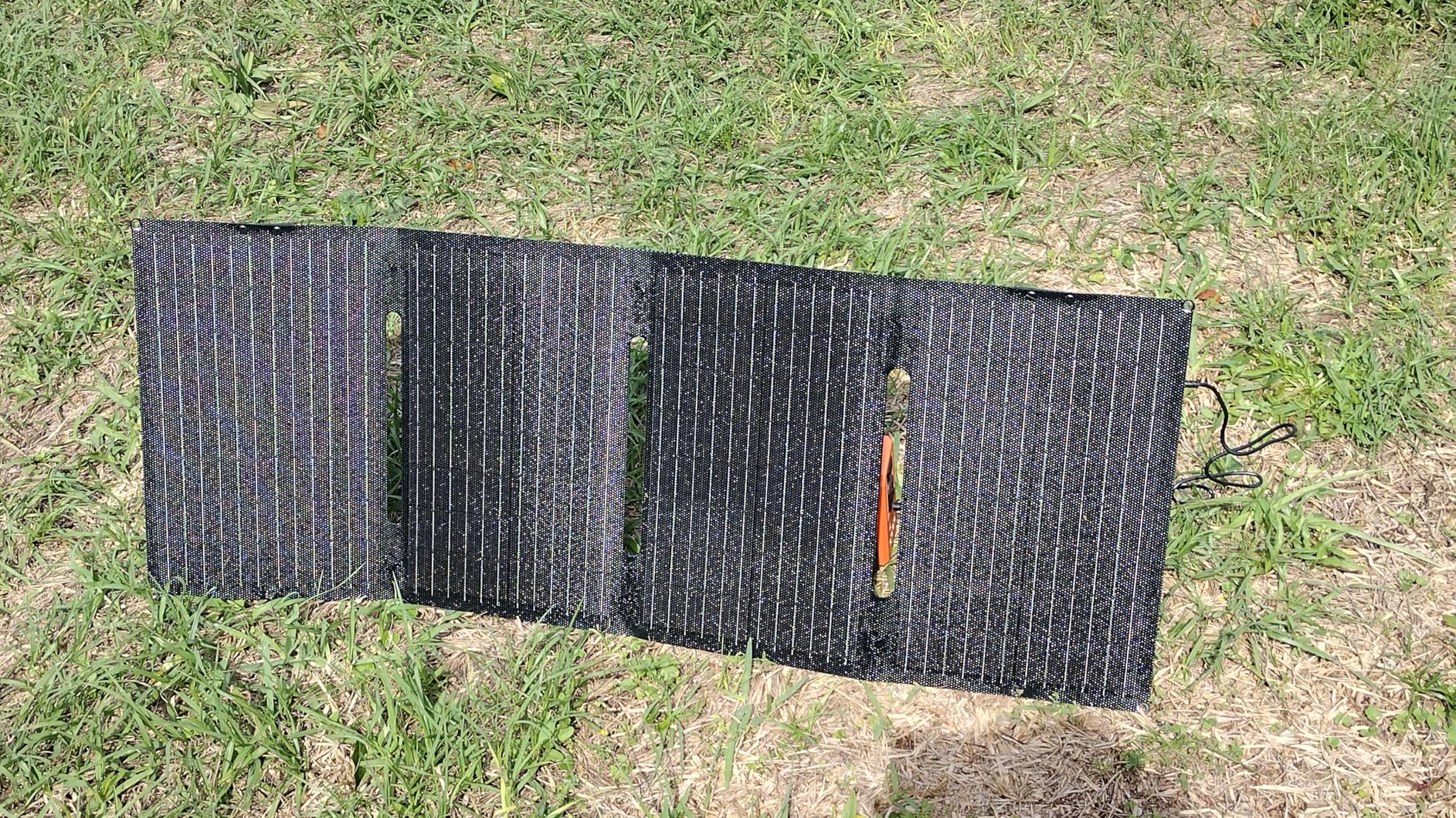 Portable Solar Generator, 300W Portable Power Station with Foldable 60W Solar Panel, 110V Pure Sine Wave 280Wh Battery Power Pack for Camping Smart Devices RV Van Outdoor customer photo 2