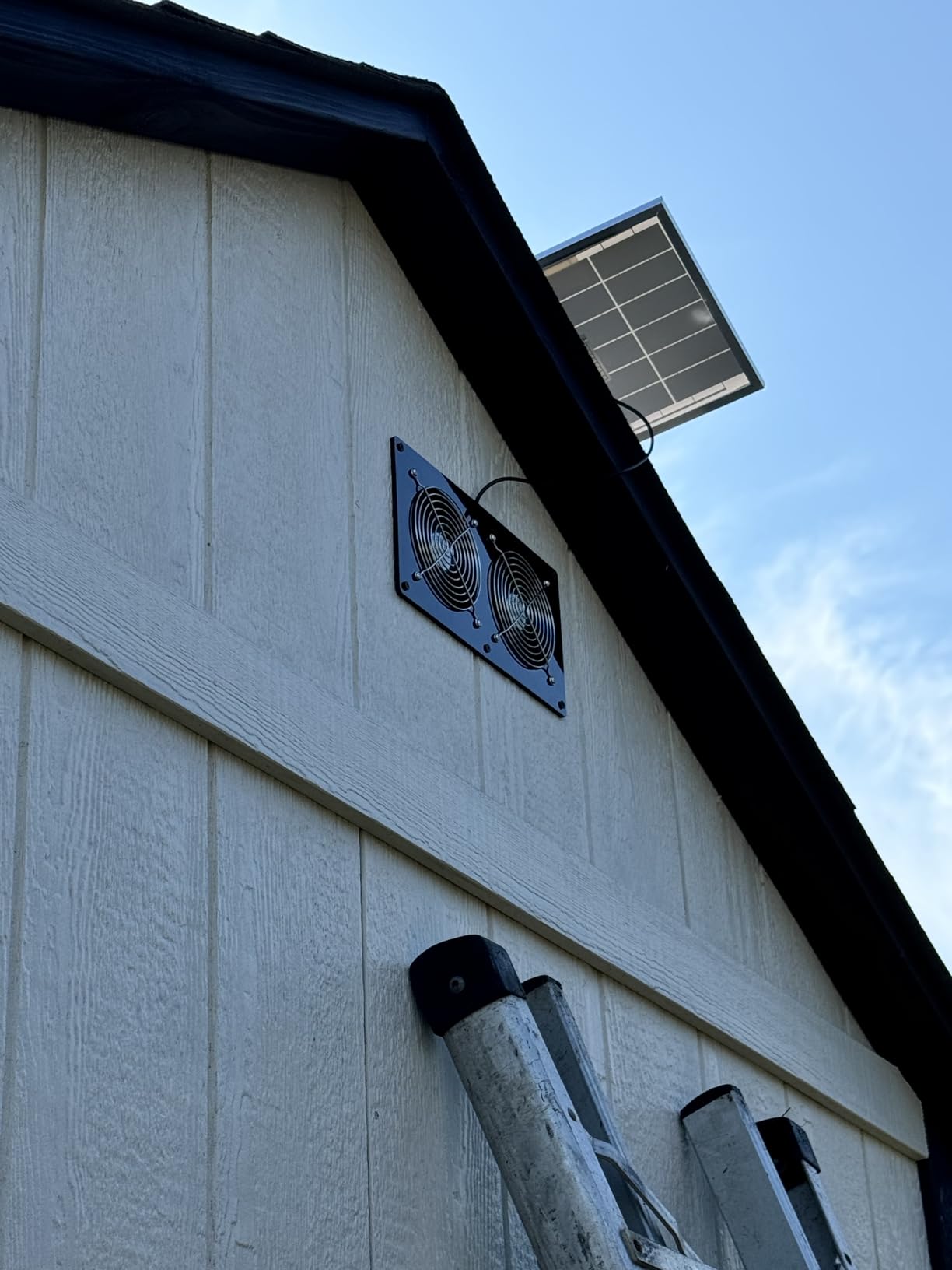 Solar Exhaust Fans & Powered Fan with 15W Panel & 2-Pack High-Speed Brushless DC Fans, Solar Ventilation Fan for Greenhouses, Chicken Coops, Attics, Barns, Sheds & Dog Houses customer photo 2