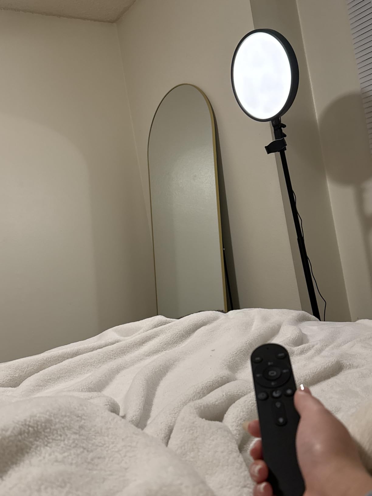 Weilisi Large Ring Light with 79'' Stand, 6500K Professional Full-Screen Big Ring Light with Stand and Phone Holder, Selfie Light with Remote for Studio Video Photography, TikTok, YouTube, Live Stream customer photo 1