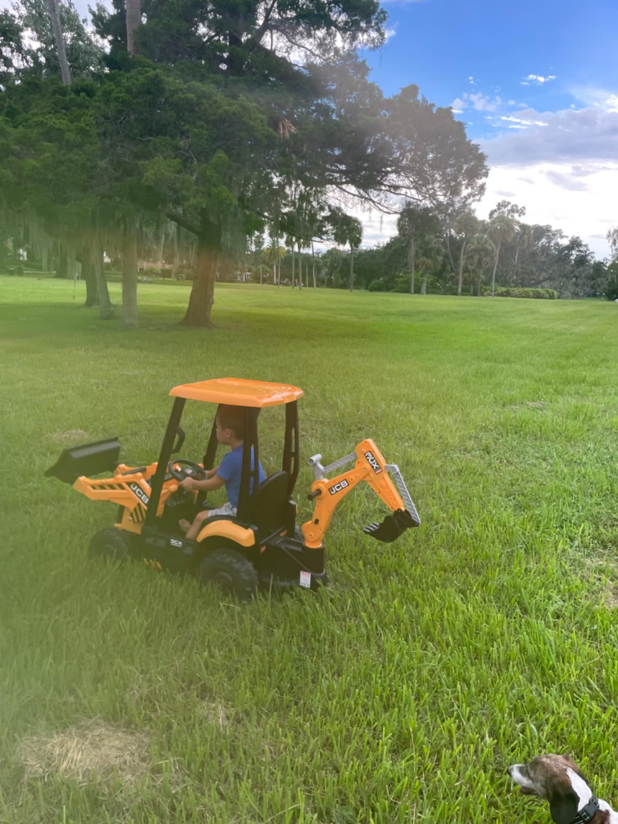 12V JCB Ride On Excavator with Remote Control, Kids Ride On Car 3-8, Front Loader & Backhoe Digging Arm, Tractor & Bulldozer Modes, Slow Start, Adjustable Speeds, Engine Start Sound (Yellow) customer photo 2