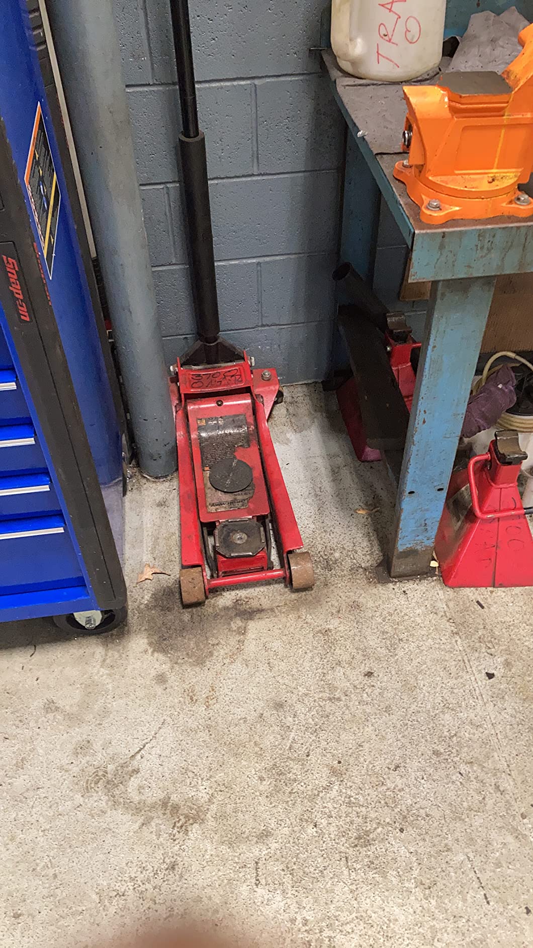 BIG RED Steel Rotating Engine Motor Stand,3/4 Ton (1,500 lbs) Capacity with Foldable Frame,5 Casters, 4 Adjustable Arms,360 Degree Rotating Head,for Vehicle Maintenance, Auto Repair,Red,AT37912-1 customer photo 2