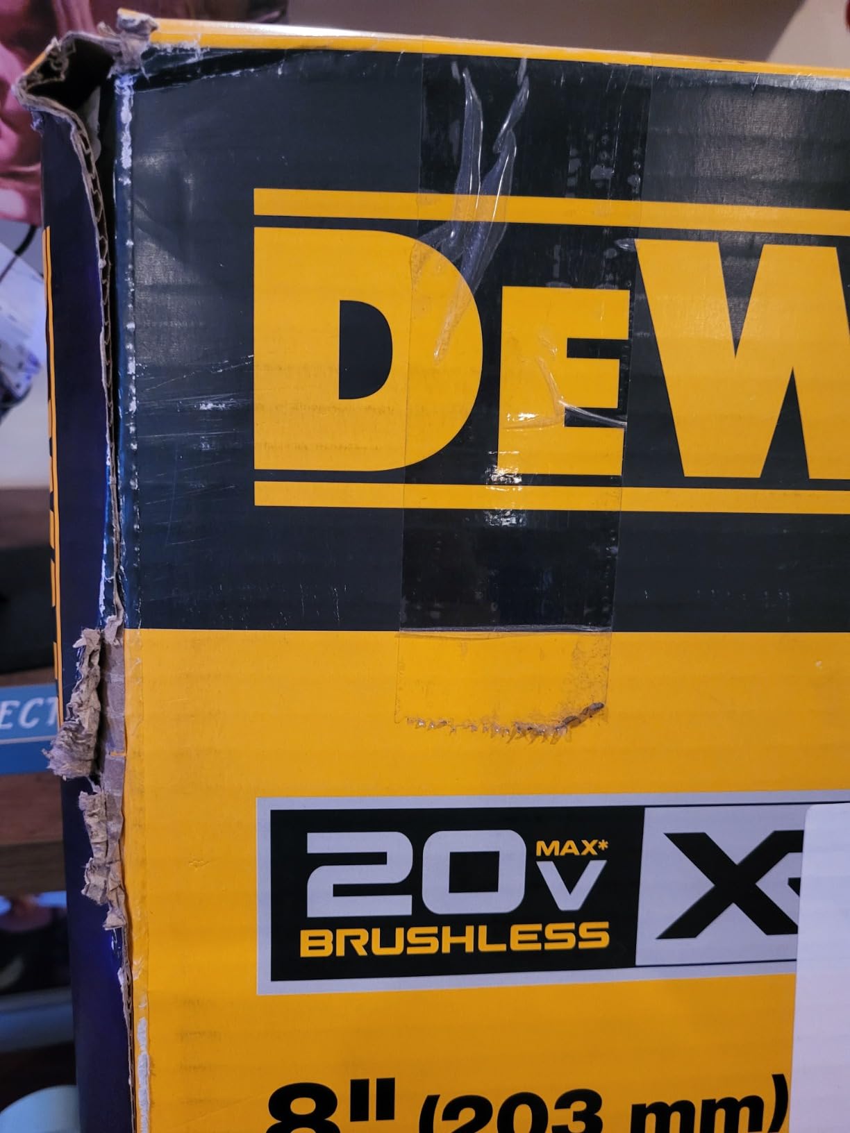 DeWalt DCPS620B 20V MAX XR Brushless Lithium-Ion Cordless Pole Saw and 20V MAX 4 Ah Lithium-Ion Battery and Charger Starter Kit Bundle customer photo 1