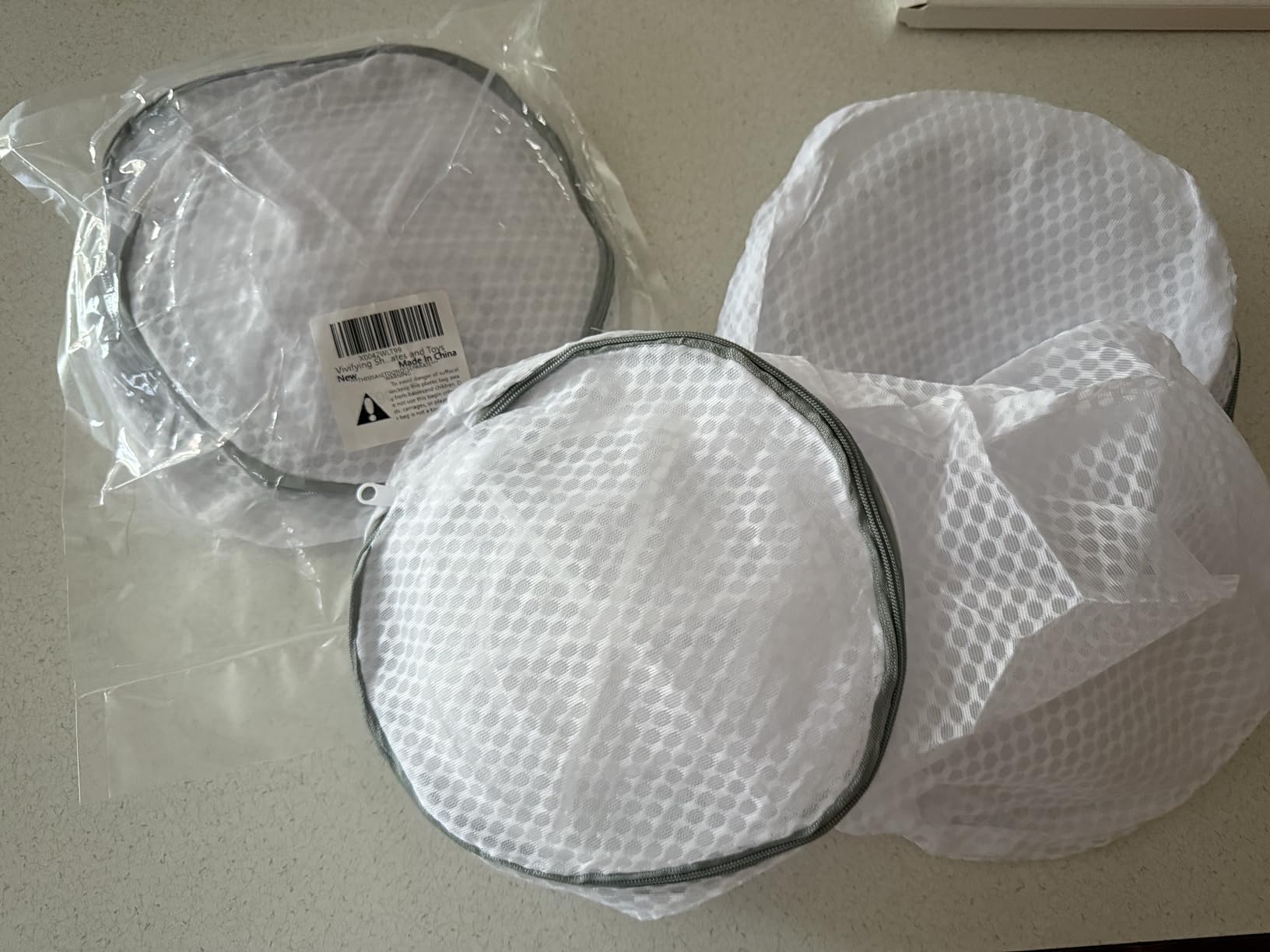 Vivifying Shoe Washing Machine Bag, 2 Pack Honeycomb Mesh Laundry Bag with Zipper for Sneakers, Running Shoes, Sock, Bras, Delicates and Toys customer photo 1