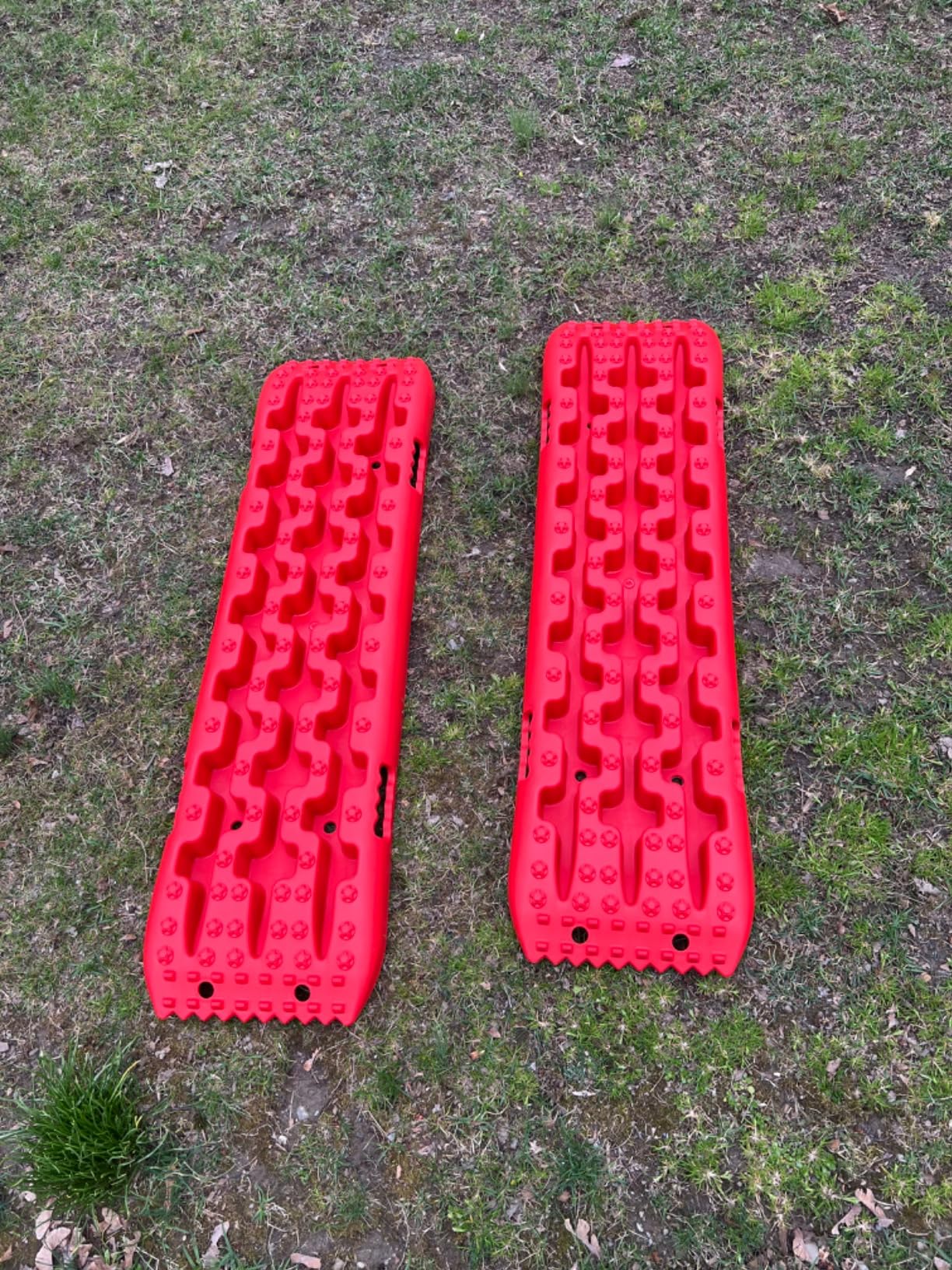Donext Recovery Traction Boards, Offroad Tracks Board, Traction Tire Ladder, 4WD Traction Mats (41in-Red) customer photo 2