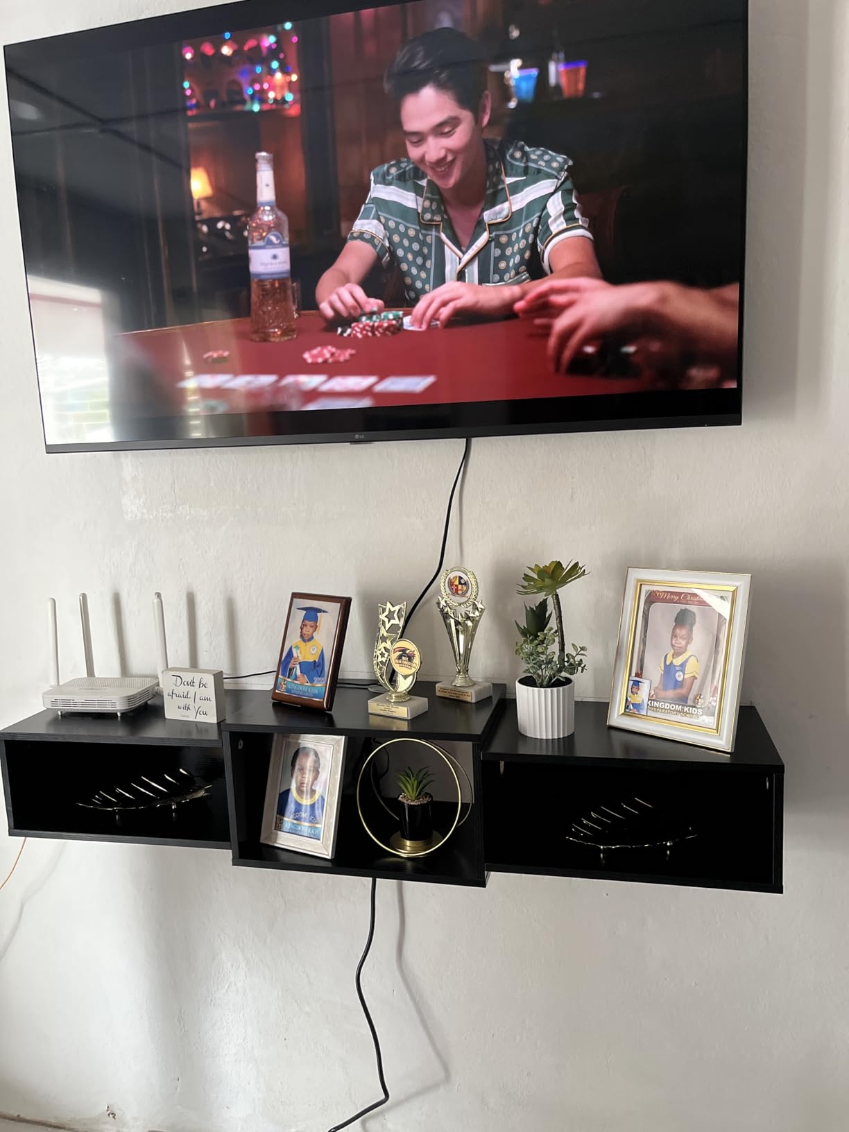 IBUYKE Floating TV Stand Wall Mounted with Power Outlet, Modern Wood Wall Mounted Media Console Shelf, Floating Entertainment Center for Under TV Storage for Living Room Bedroom Office, Black customer photo 1