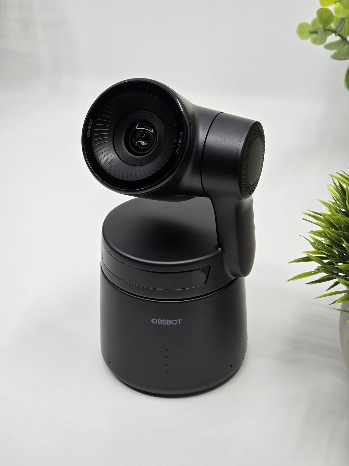 OBSBOT Tail Air & Smart Remote Combo, Streaming Camera with AI Tracking PTZ, Intelligent APP, Gesture Control, HDMI/USB-C/Wireless Webcam customer photo 1