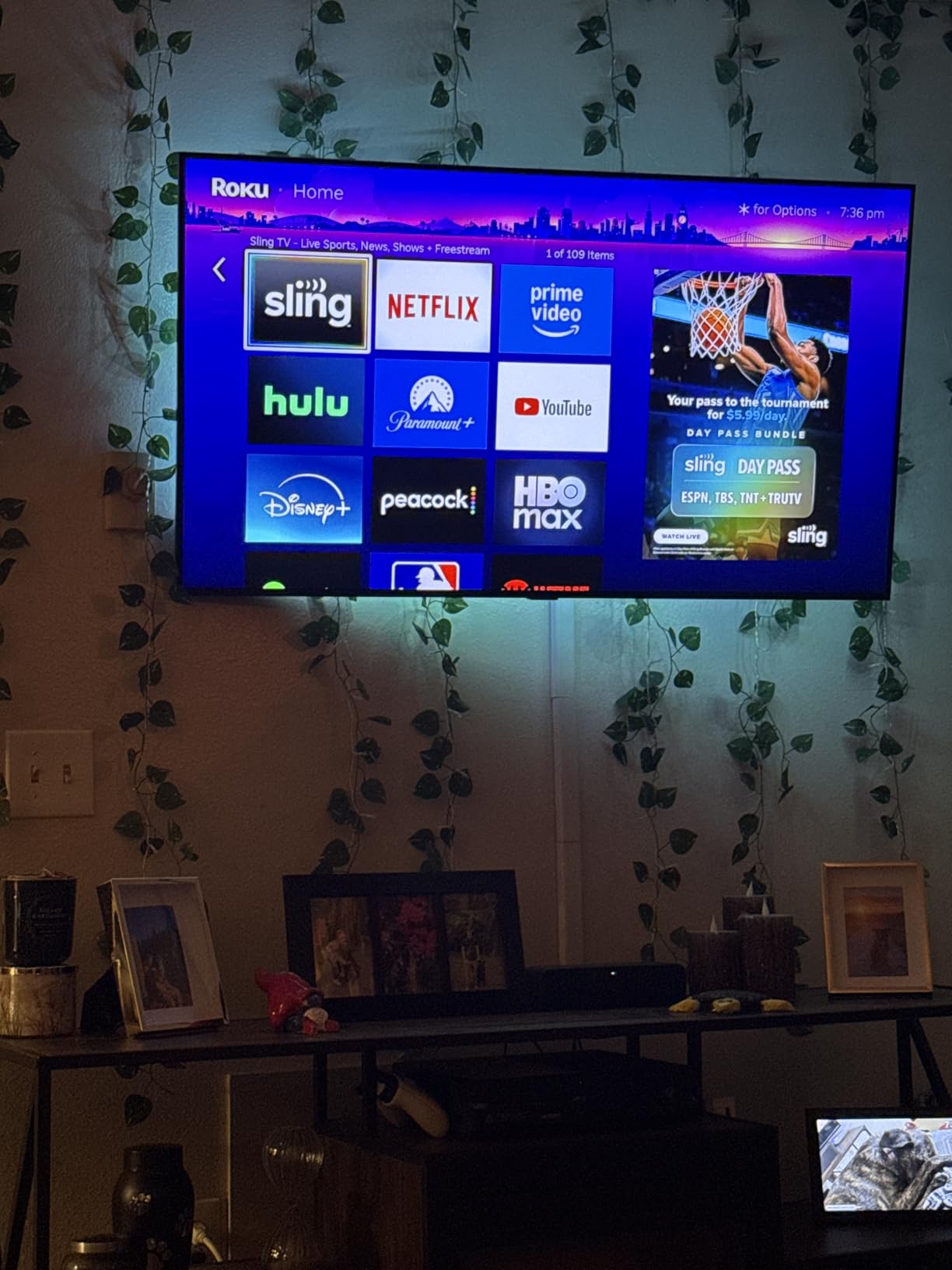 Roku Streambar SE | 2-in-1 TV Soundbar with Built-in 4K/HD/HDR Streaming, Premium Speakers, Enhanced Speech Clarity customer photo 1