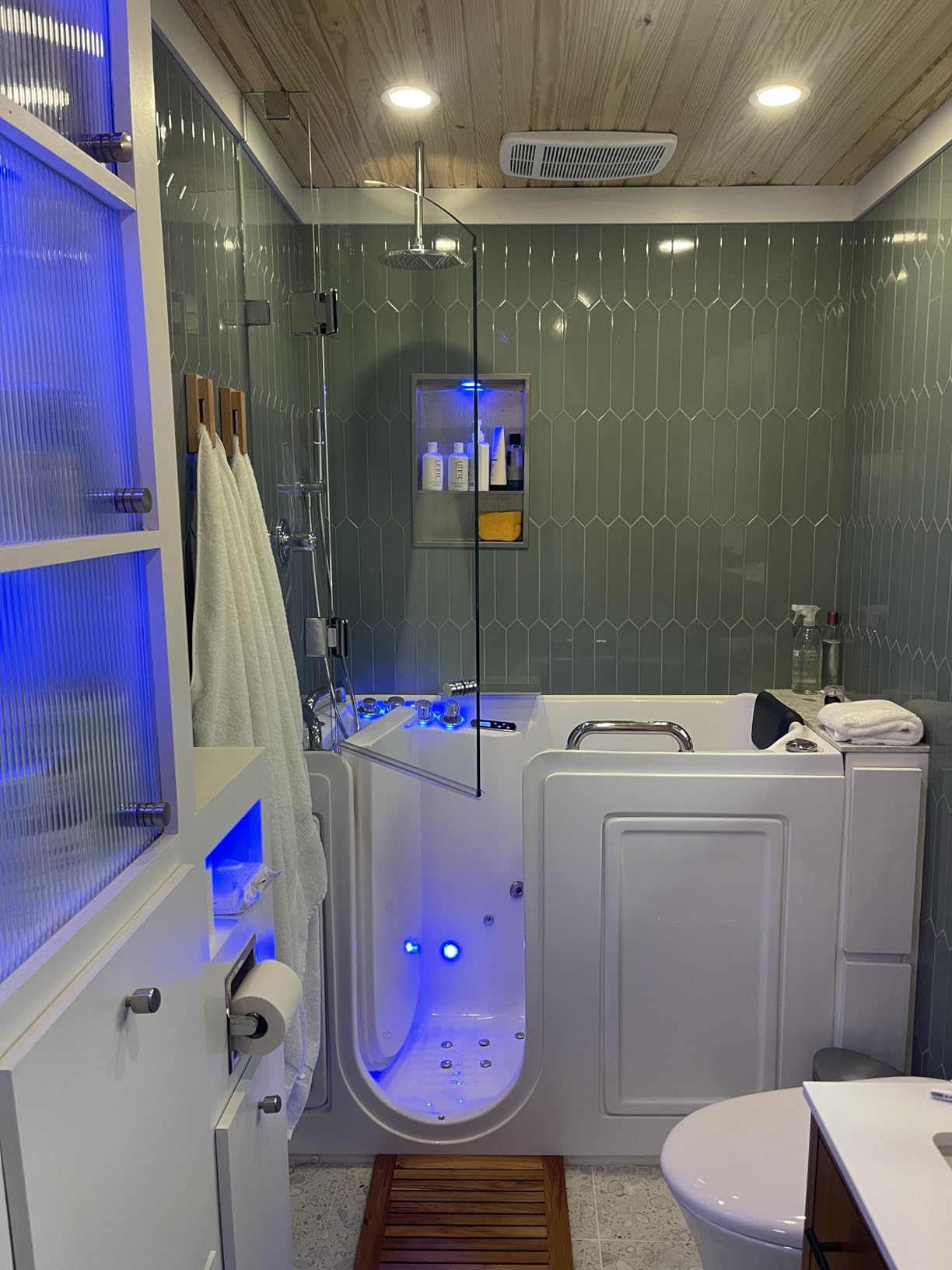 ANZZI Walk-In Bathtub Acrylic White 30x53 Right Drain Whirlpool Air Jets Chromatherapy Fast Drain Quick Fill ADA Compliant Seat Slip-Resistant Base Heater Aromatherapy | AMZ3053RWD customer photo 1