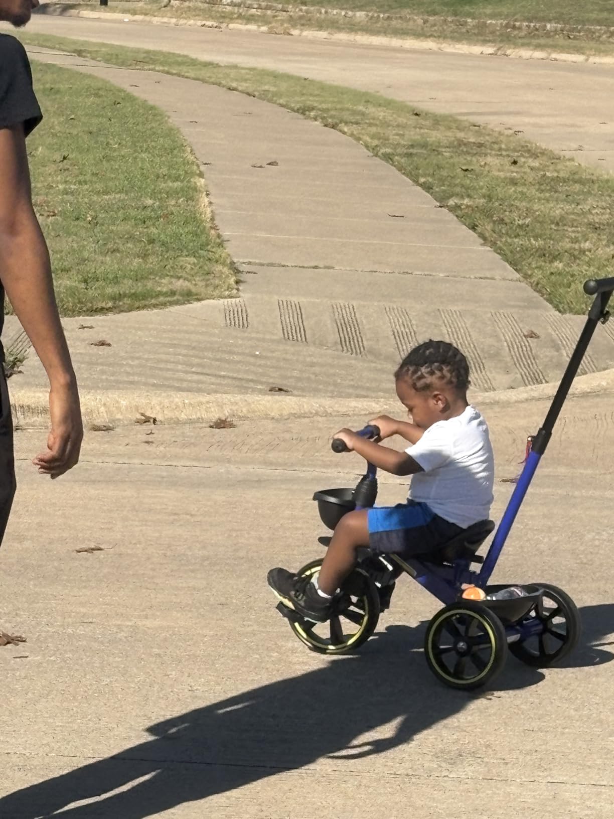 KRIDDO 2-in-1 Toddler Tricycle for Ages 18 Months to 5 Years Old - Extended Push Handle for Effortless Push, Kids Tricycle with Foldable Front Footrest, Blue customer photo 2