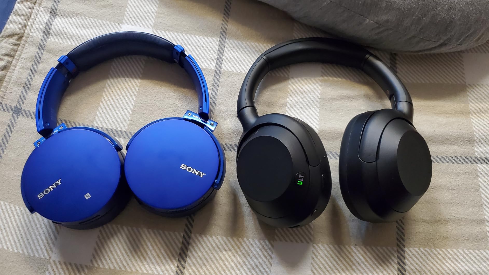 Sony ULT WEAR Over-Ear Noise Canceling Bluetooth Headphones with Alexa Built-in, Comfortable Design, 30-Hour Battery, Massive Bass, & Signature Noise Canceling customer photo 2