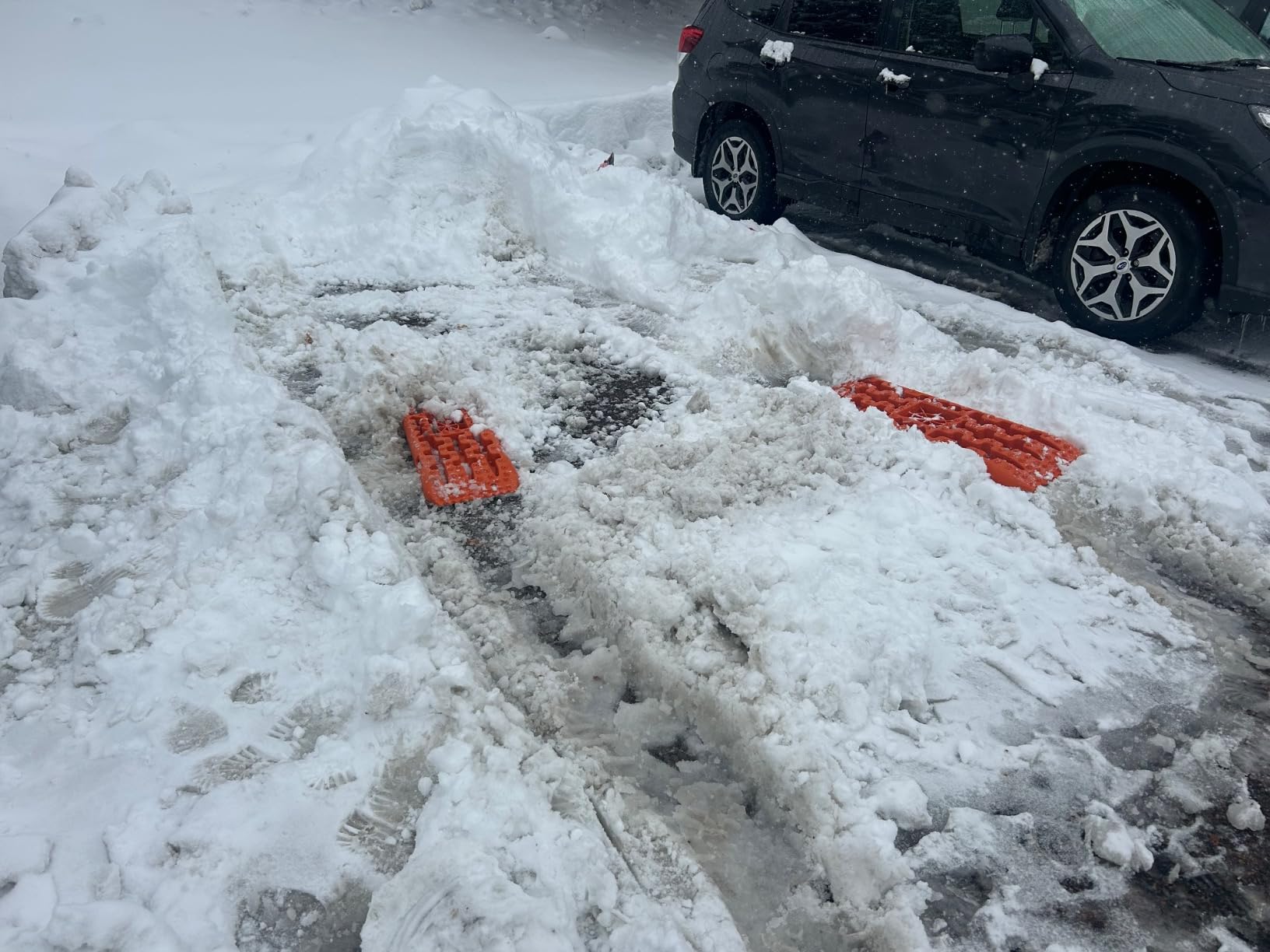Off-Road Traction Boards with Jack Base, Heavy-Duty Recovery Tracks for 4x4, Truck, Jeep, SUV (Large) customer photo 1