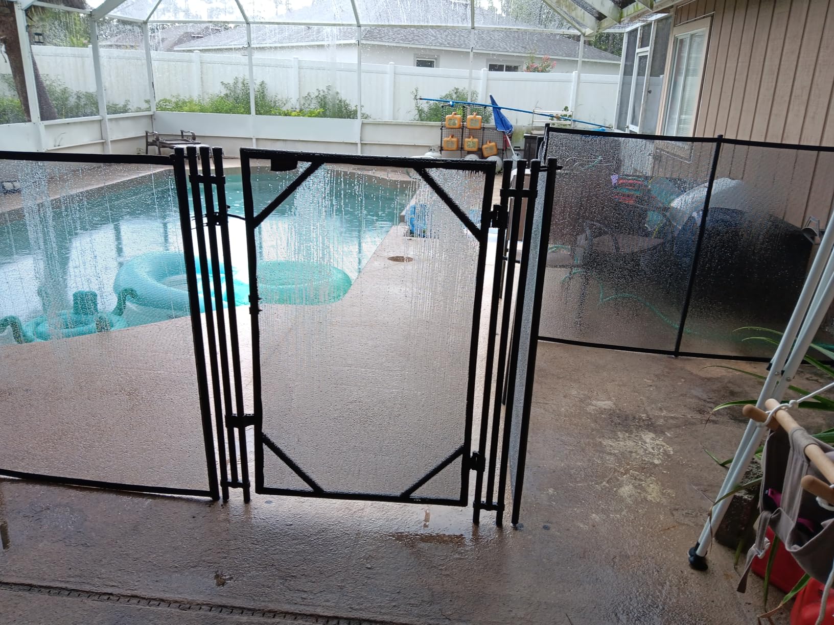 VEVOR Pool Fence, 4 x 12 FT Pool Fences for Inground Pools, Removable Pool Fencing, Easy DIY Installation Swimming Pool Fence, 340gms Teslin PVC Pool Fence Mesh Protects Kids and Pets customer photo 2