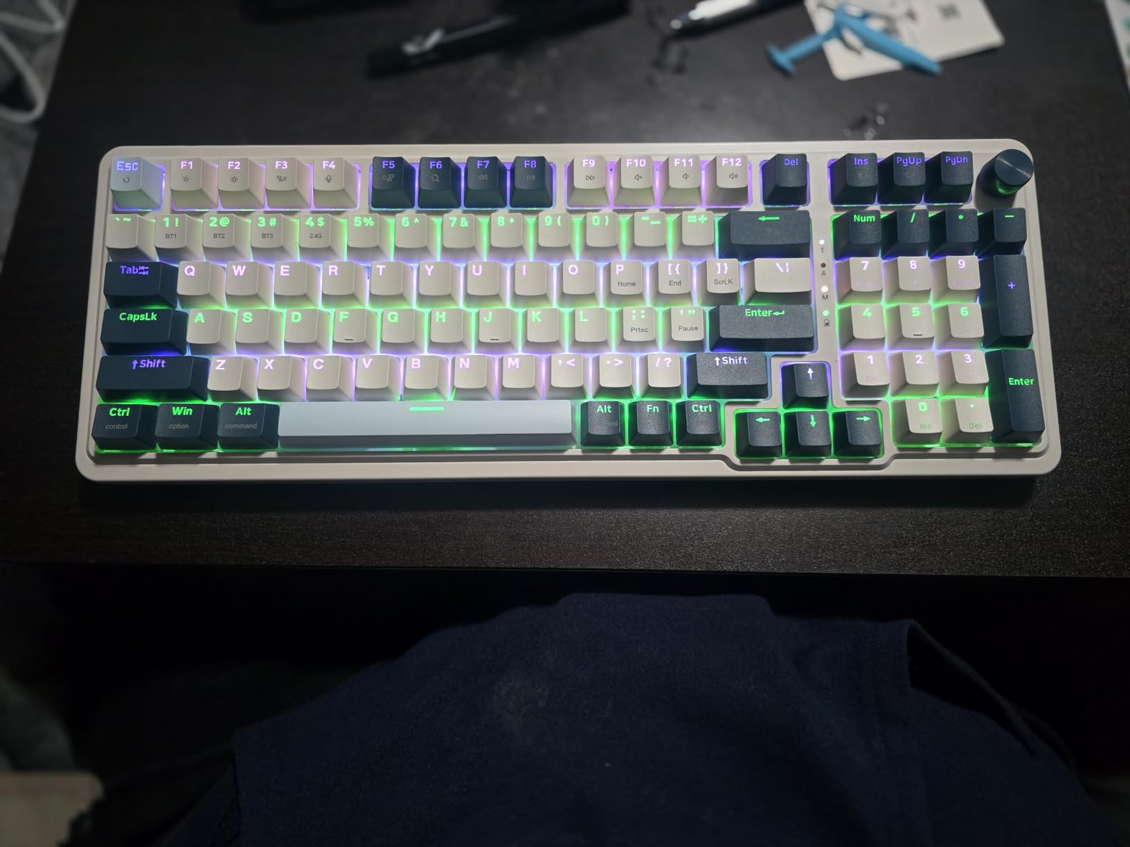 Redragon K686 PRO 98 Keys Wireless Gasket RGB Gaming Keyboard, 3-Mode Win/Mac Mechanical Keyboard w/5-Layer Noise Dampening, Dedicated Knob Control & Hot-Swap in Linear Red Switch, Blue Himmel Color customer photo 2