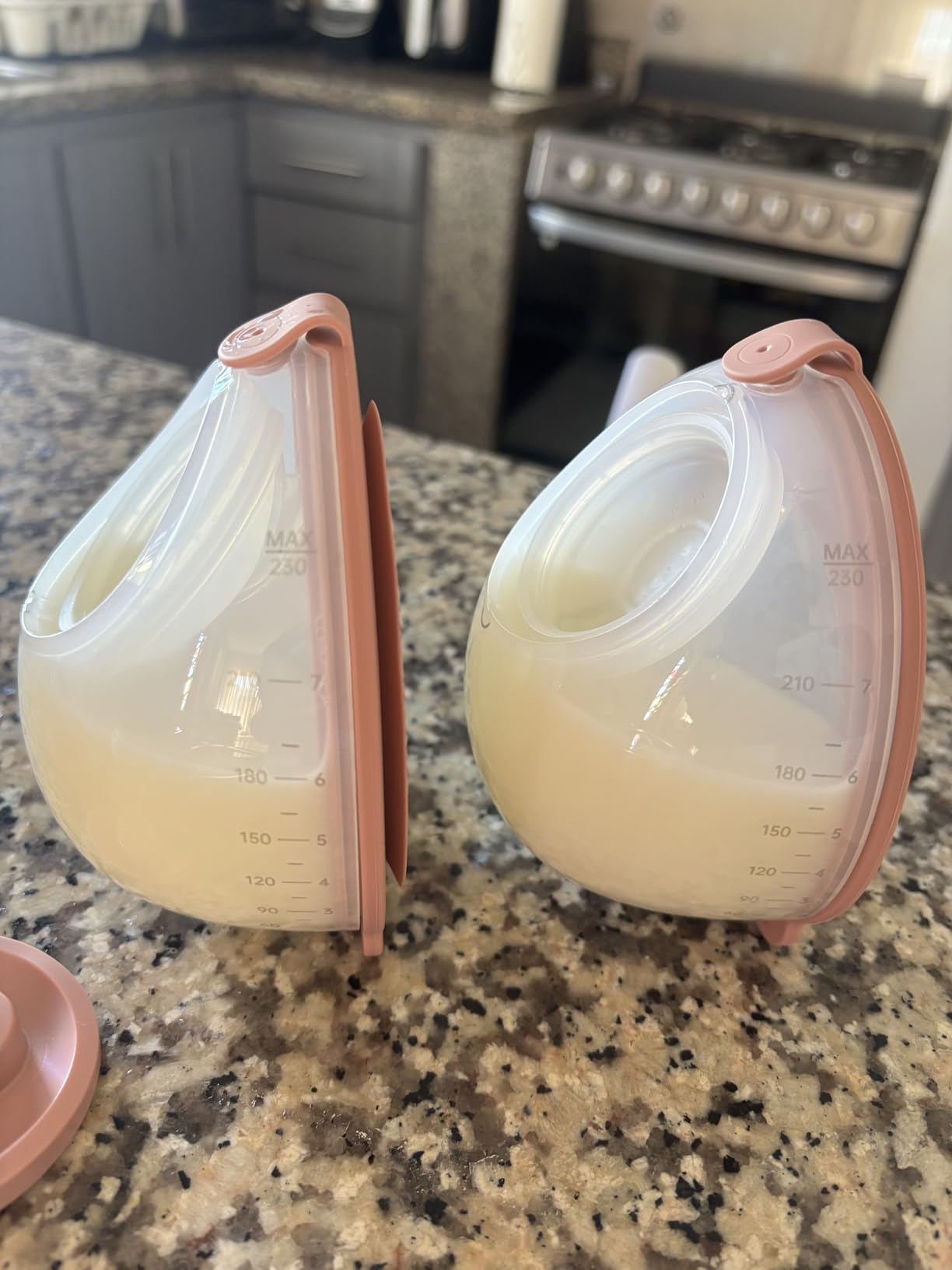 Momcozy Wearable Breast Pump V2 Pro Ultra-Lightweight, Double Electric Breast Pump Hands-Free and Portable Pump with Upgraded Flange, Quiet and Leak-Proof Electric Pump for Pumping Moms customer photo 2