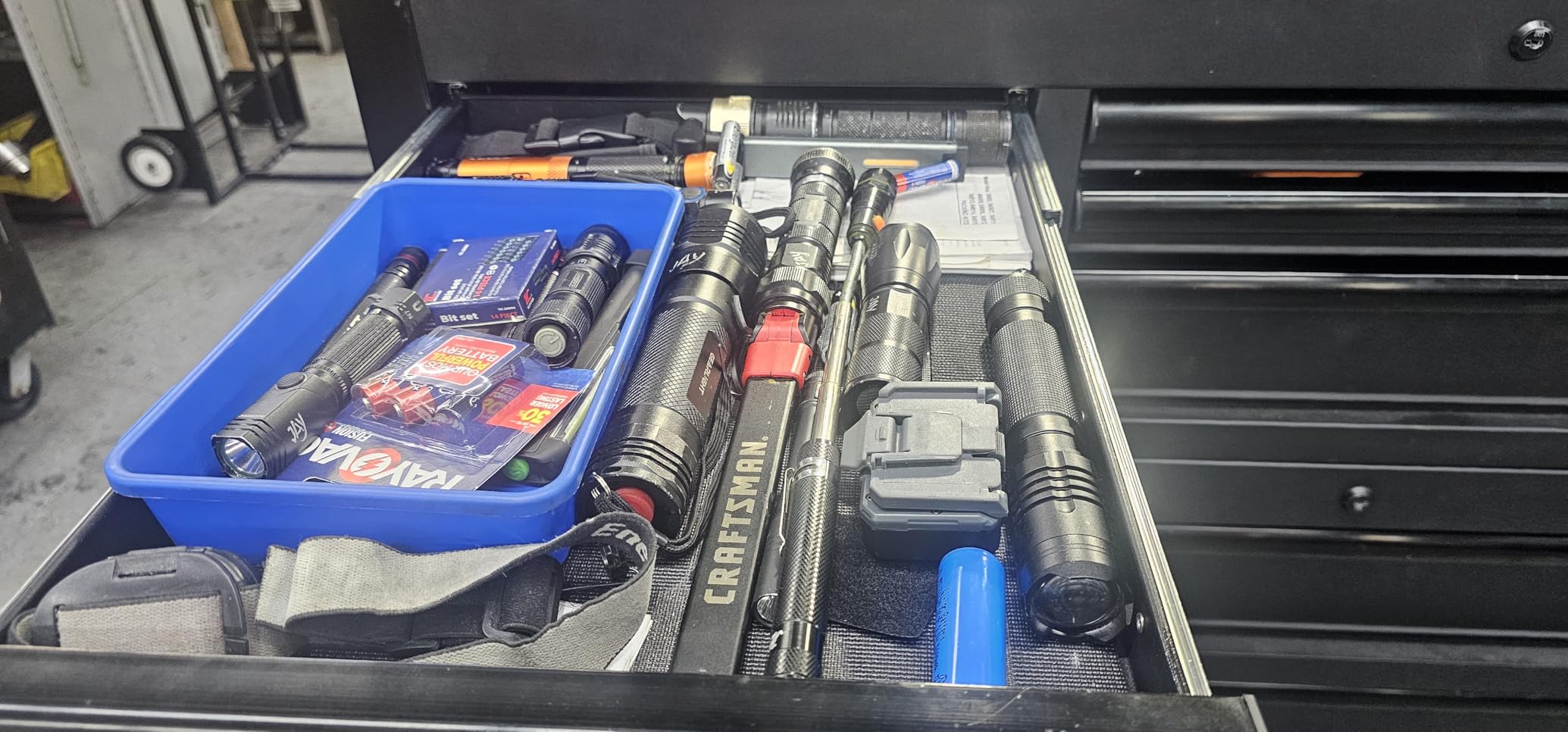 Magnetic Work Light - 800 Lumens Rechargeable Work Light with Multifunctional Foldable Design, 2200 mAh Mechanic Light customer photo 1