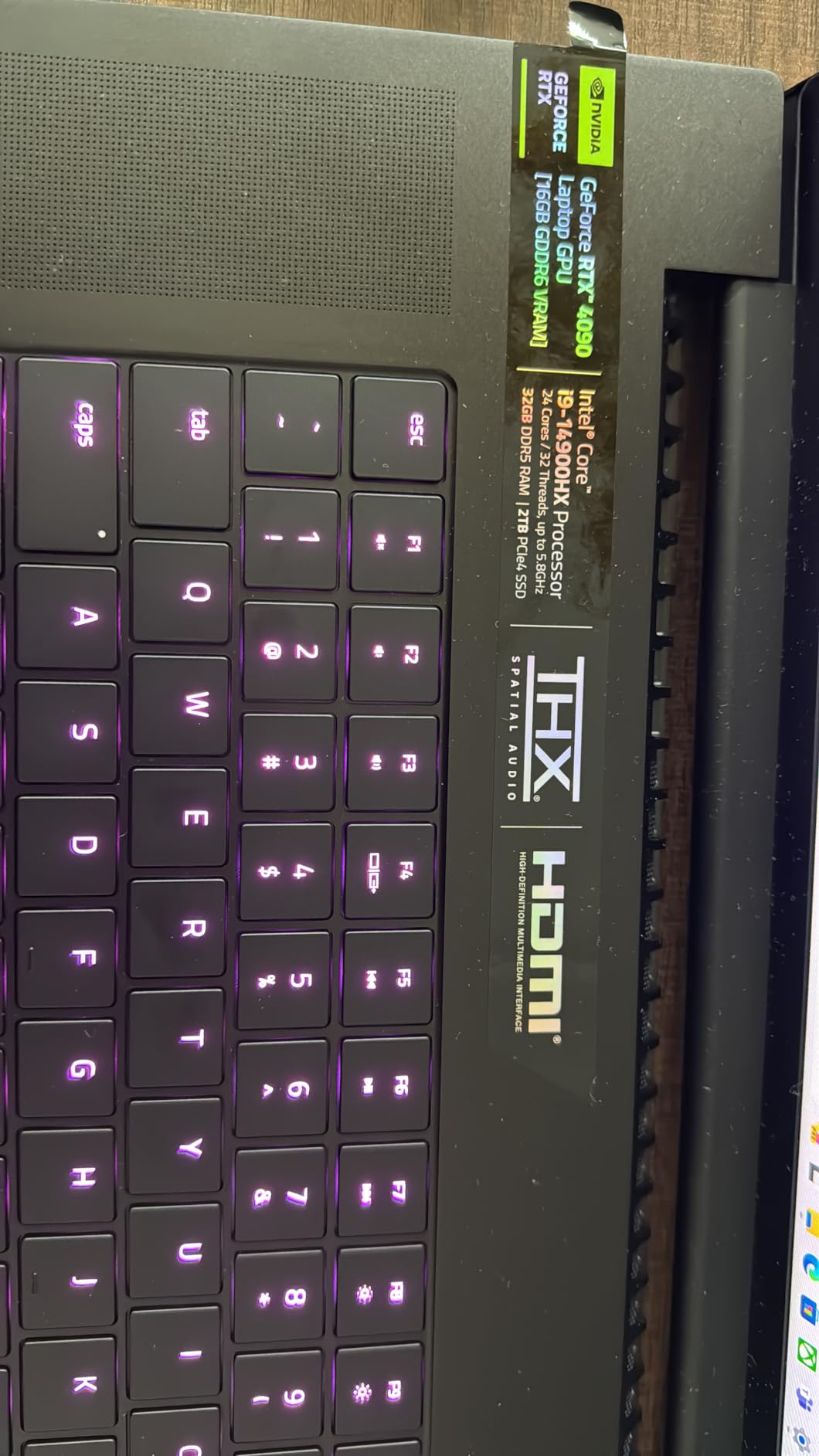 Razer Blade 18 Gaming Laptop: NVIDIA GeForce RTX 4090 - Intel Core i9 14900HX - 18