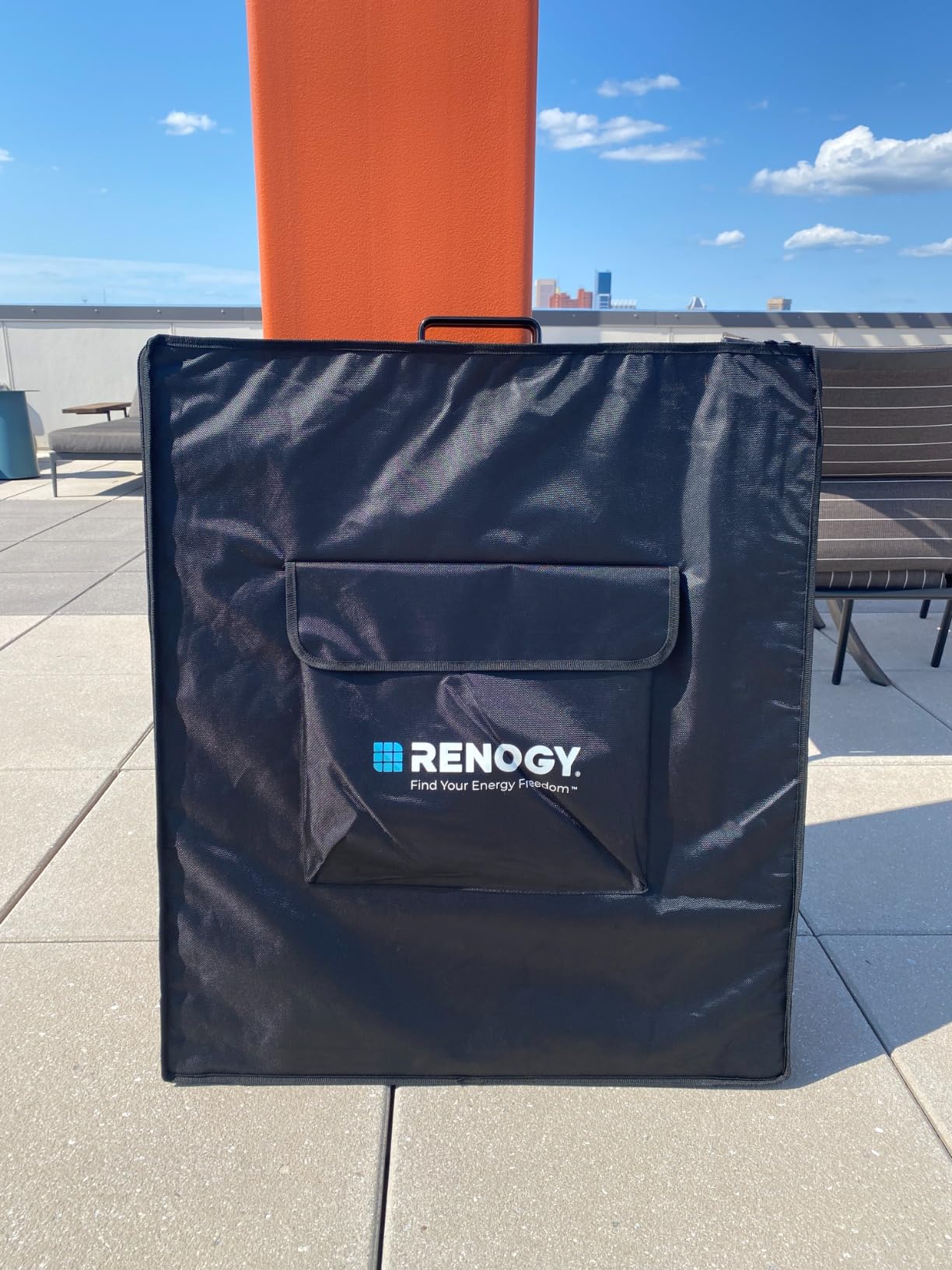 Renogy 400W Portable Solar Panel Suitcase, 23% High Efficiency Foldable Solar Charger for Power Station, Durable for Decades, with Sturdy Kickstands, IP67 Waterproof for RV Camping Off-Grid Blackouts customer photo 1