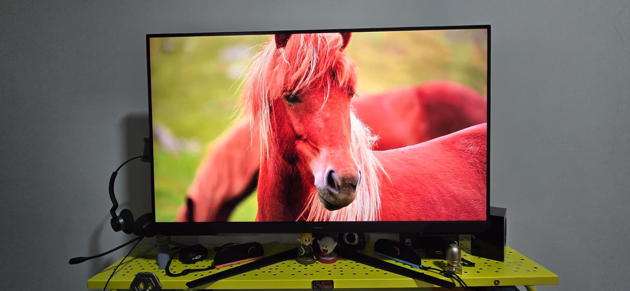 Samsung 24-Inch Odyssey G3 (G30D) Series FHD Gaming Monitor, 1ms, 180Hz, AMD FreeSync, Adjustable Stand, Black Equalizer, Virtual Aim Point, Eye Saver Mode, Flicker-Free, LS24DG302ENXZA customer photo 2