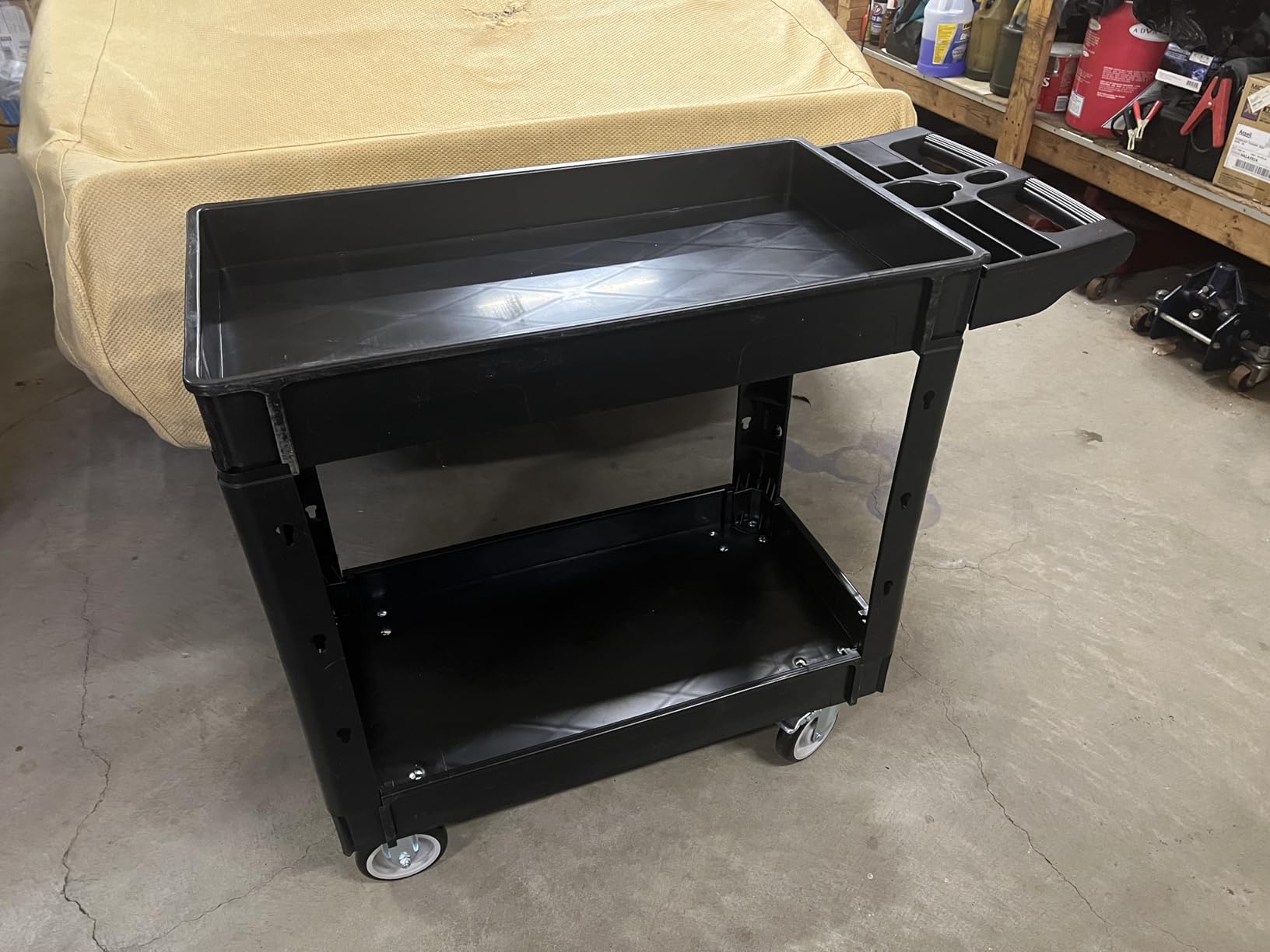VEVOR Utility Service Cart, 2 Shelf 550LBS Heavy Duty Plastic Rolling Utility Cart, Medium Lipped Shelf, 360° Swivel Wheels, Ergonomic Storage Handle for Warehouse Garage customer photo 1