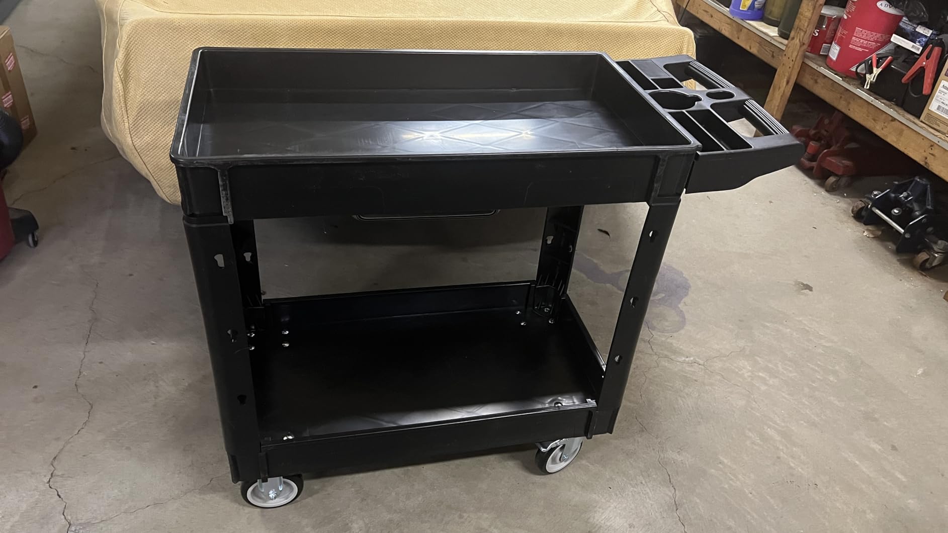 VEVOR Utility Service Cart, 2 Shelf 550LBS Heavy Duty Plastic Rolling Utility Cart, Medium Lipped Shelf, 360° Swivel Wheels, Ergonomic Storage Handle for Warehouse Garage customer photo 2