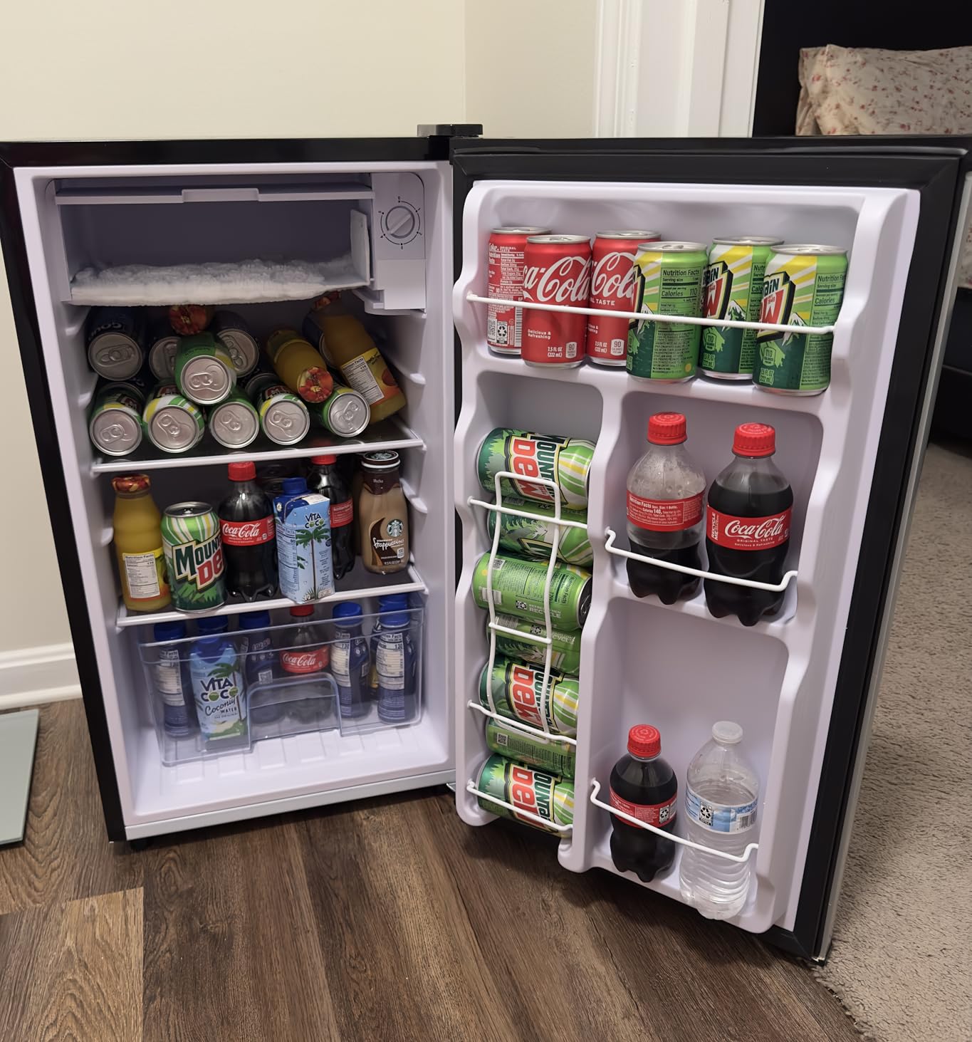 Sweetcrispy 3.2 Cu.Ft Mini Fridge with Freezer Small Refrigerator, Energy-efficient Low Noise, Compact Fridge for Gaming Room customer photo 1