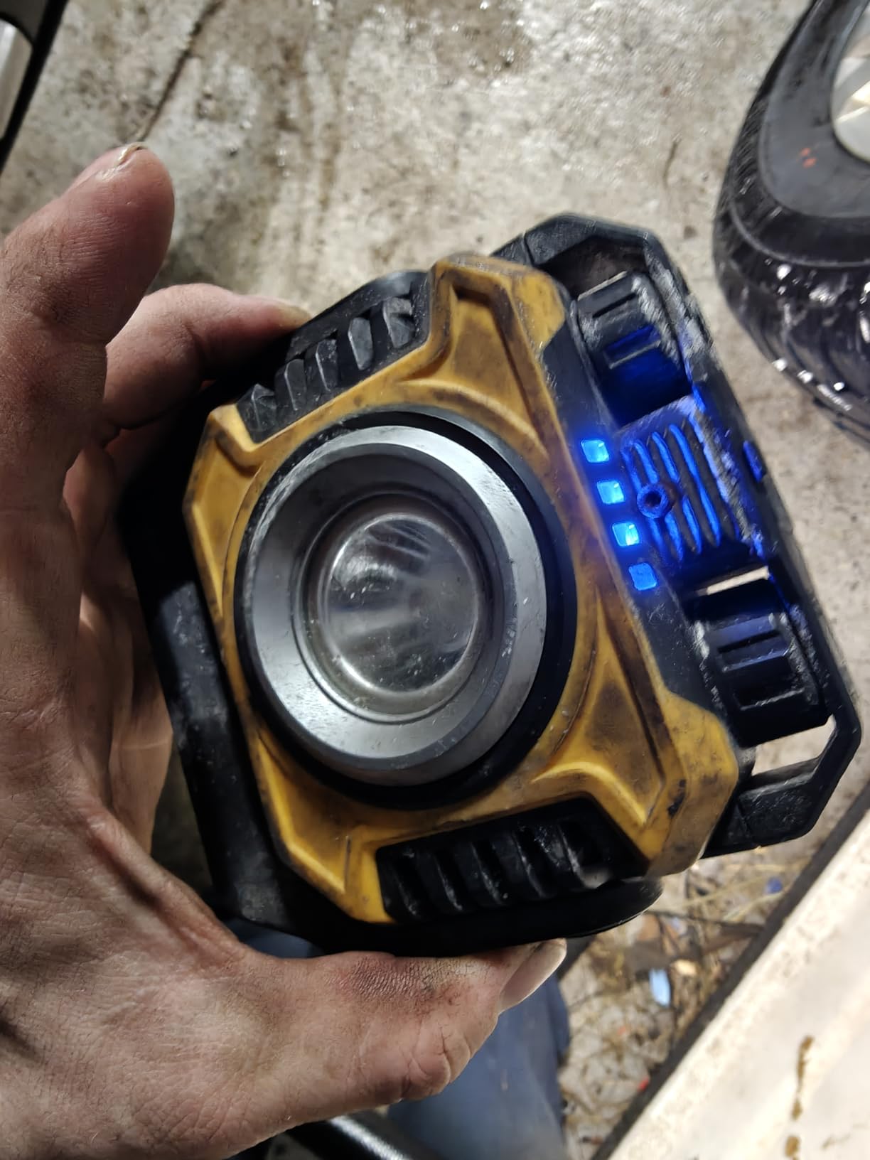 Samyoung 2-Pack Magnetic Rechargeable Work Light, 2400LM Dual-Sided LED Work Light, 4-80H Runtime, Stepless Dimming customer photo 2