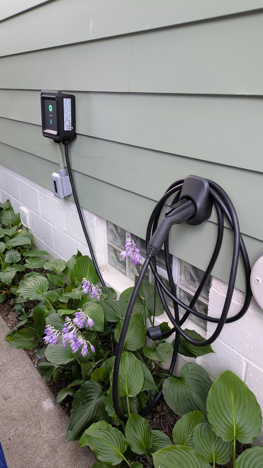 EVIQO Level 2 EV Charger, 40 Amp, J1772 for Non-Tesla EVs, 25ft Cable, WiFi Smart App, Weatherproof Indoor/Outdoor (IP66, NEMA 4), UL & ETL Certified, NEMA 14-50 Plug-in 240V customer photo 1