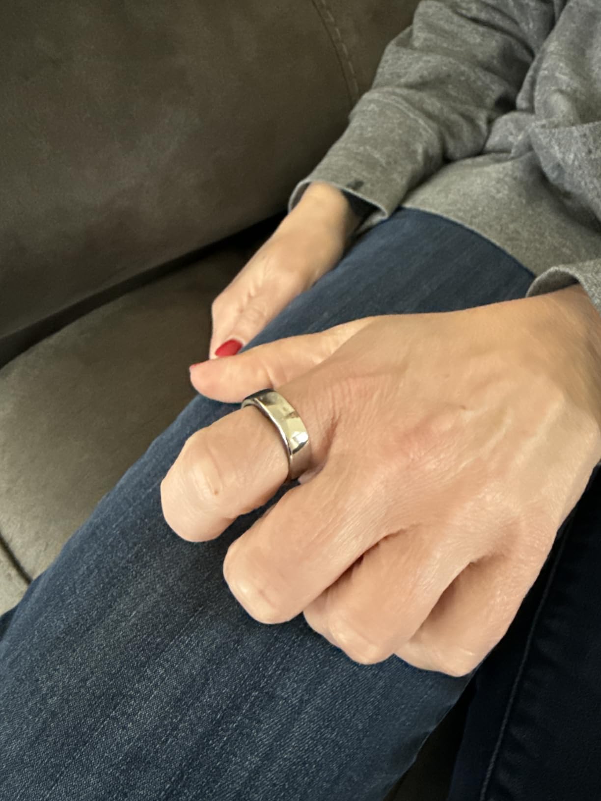 RingConn Gen 2, World's First Smart Ring with Sleep Apnea Monitoring, No APP Subscription, 12-Day Battery Life, Stress/Heart Rate/Women's Health Tracker, Android & iOS Compatible (Silver, Size 9) customer photo 1