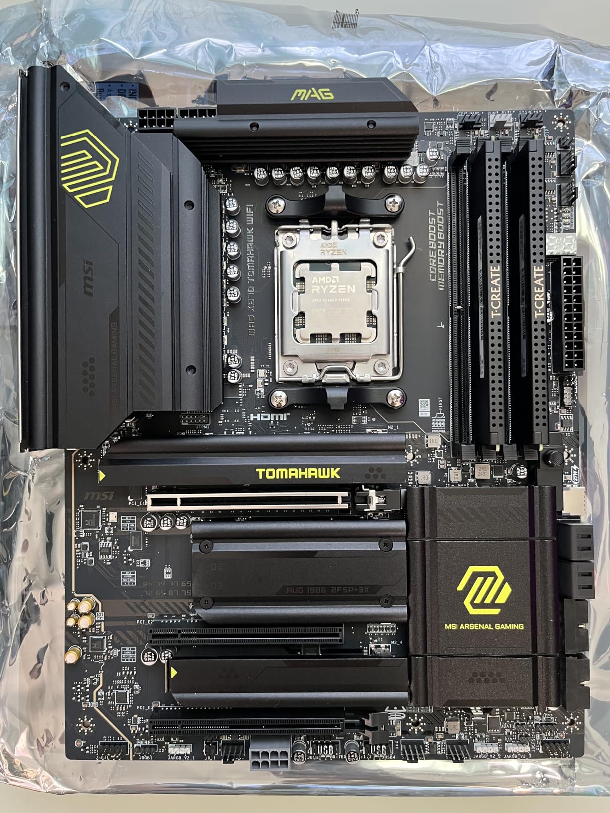 MSI MPG X870E Carbon WiFi Gaming Motherboard (AMD Ryzen 9000/8000/7000 Series Processors, AM5, DDR5, PCIe 5.0, M.2 Gen5, SATA 6Gb/s, USB 40Gbps, HDMI, Wi-Fi 7, Bluetooth 5.4, 5Gbps LAN, ATX) customer photo 1