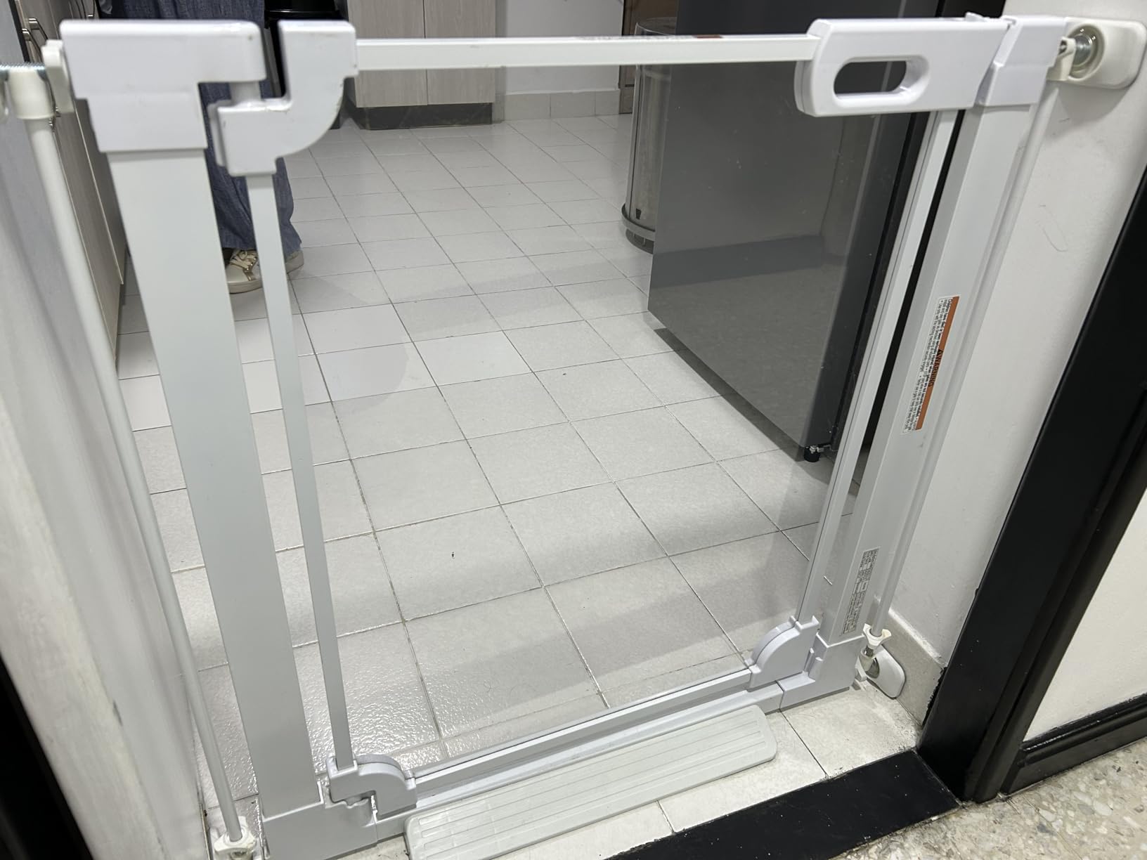 WAOWAO Clear Baby Gate for Stairs Modern Design Acrylic Auto Close Pet Gate, 57.87-66.14