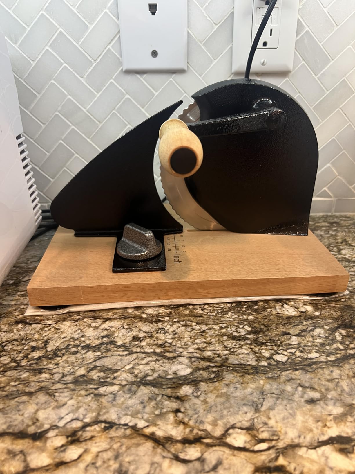 vanerepok Manual Bread Slicer for Homemade Sourdough Bread Versatile Hand Crank Bread Slicer for Sourdough Crusty Bread Etc Stainless Steel Slicers Adjustable Width for Homemade & Commercial Use customer photo 1