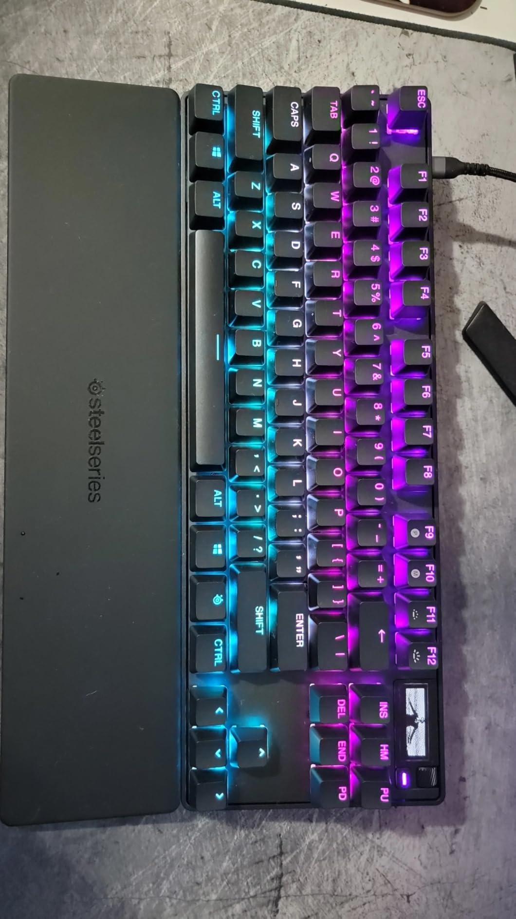 Apex Pro TKL Gen 3 OmniPoint 3.0 HyperMagnetic Switches - Adjustable Actuation - Rapid Trigger - Game-Ready Presets - Protection Mode - Rapid Tap/SOCD - OLED - RGB - PBT Keycaps - USB-C customer photo 2