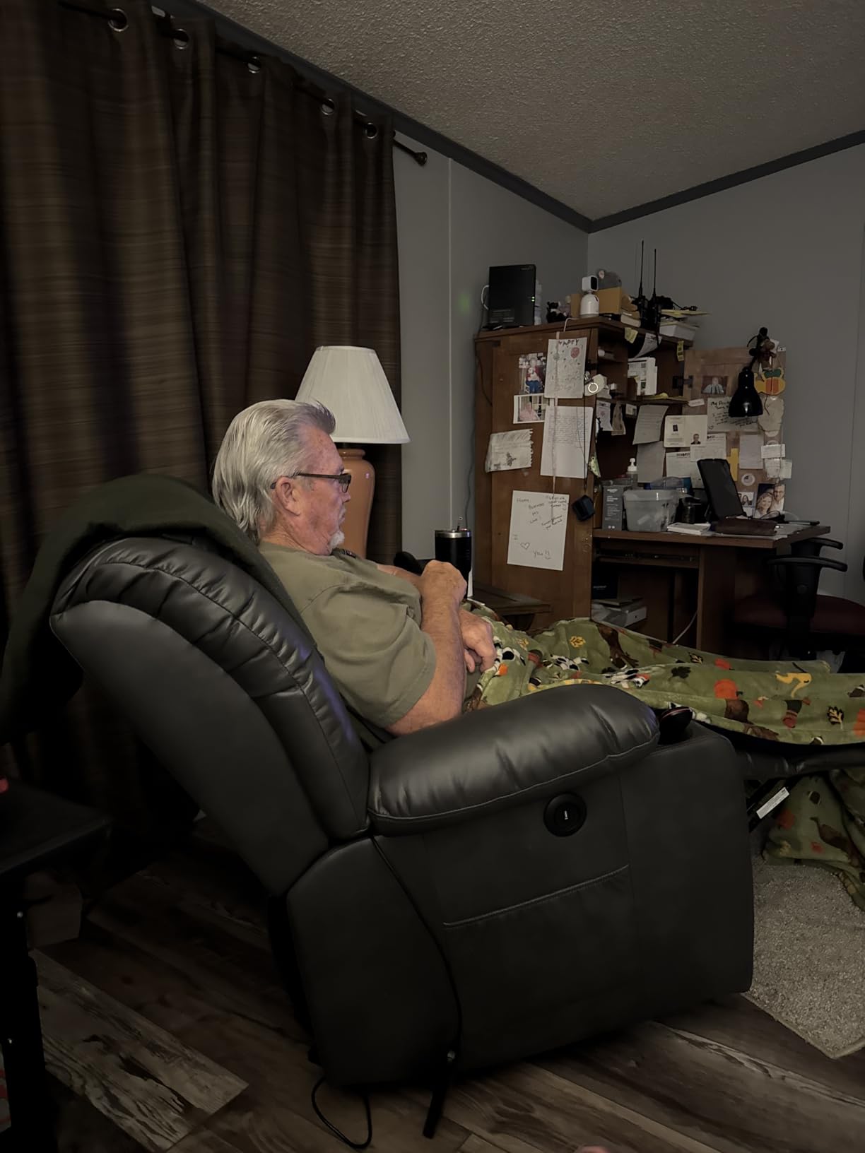 PARKOL Dual Motor Power Lift Recliner Chair for Elderly, 180-Degree Infinite Position Lay Flat Leather Recliner Chairs, with Massage and Heating, USB & Type-C Port and Remote Beige customer photo 1