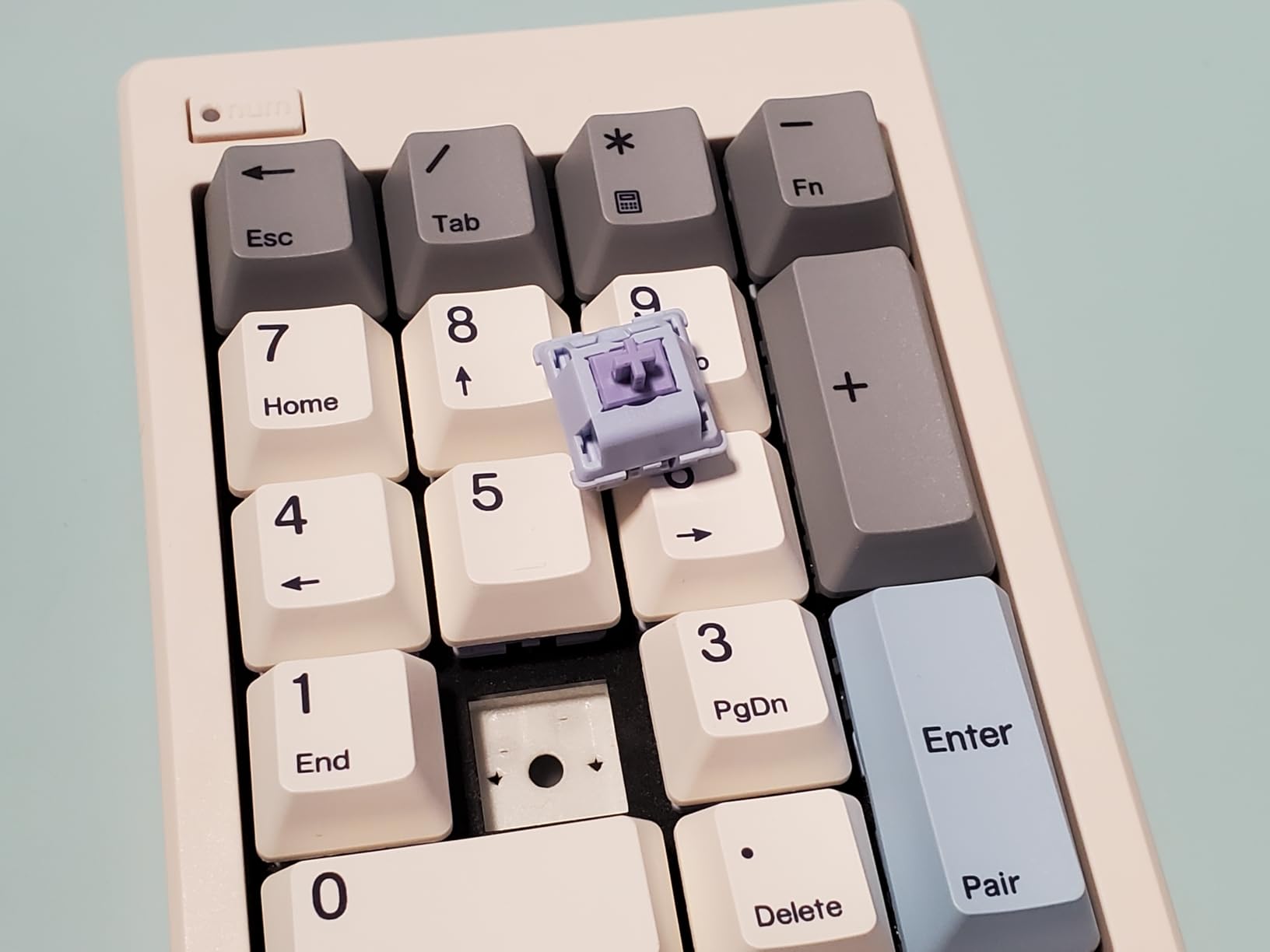 FD17 Wireless Mechanical Number Pad, Bluetooth 5.0 & 2.4G Dual Mode Numeric Keypad, 17 Keys Hot Swappable Numpad with PBT Keycaps for Laptop/PC/TKL Keyboards (Beige, Linear Switch) customer photo 2