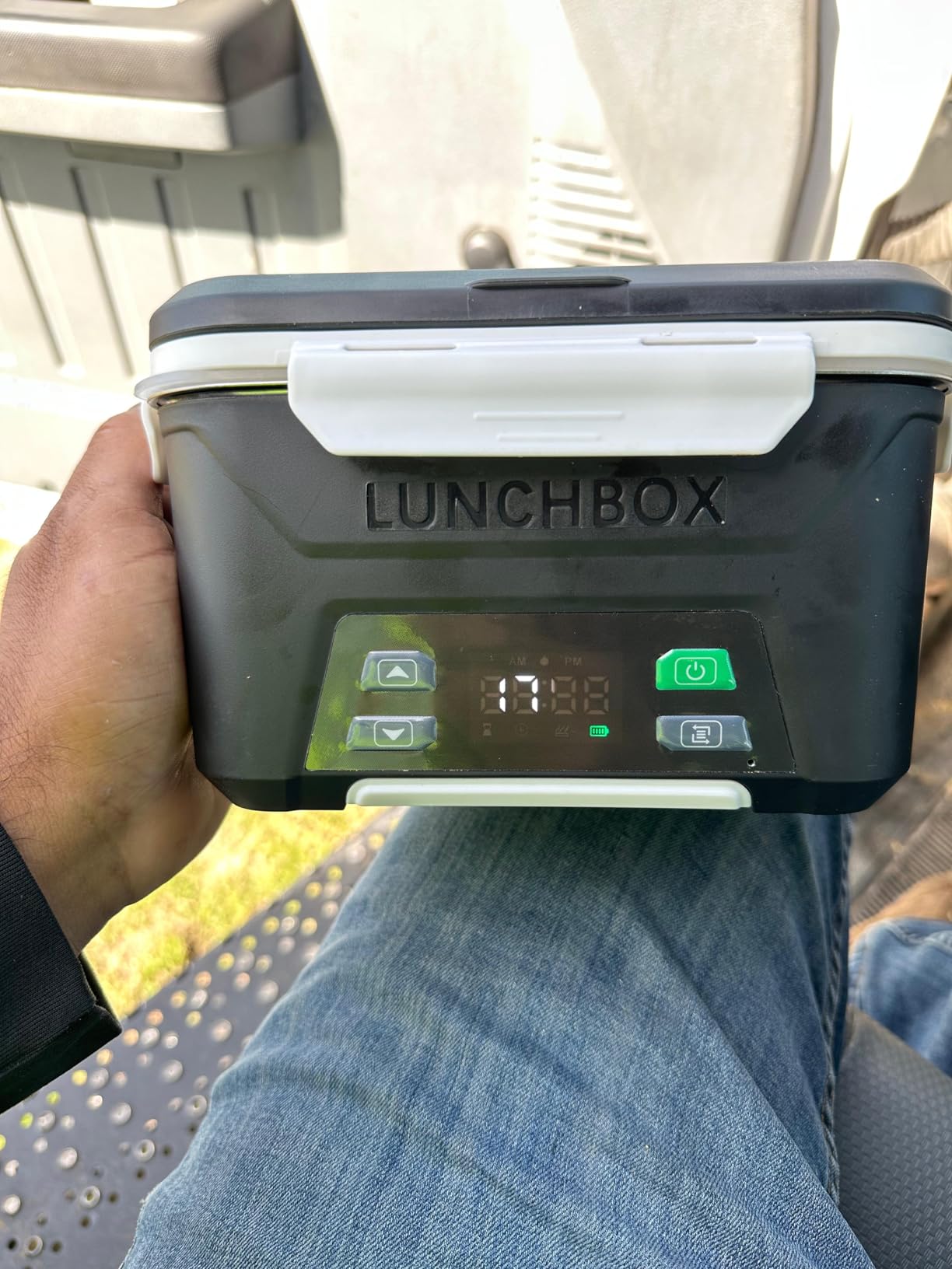 EAST OAK Cordless Electric Lunch Box for Adults, Heated Lunch Box Battery Powered with Automatic Heating, 5.5 Cups Portable Food Warmer with Removable Tray Divider customer photo 1