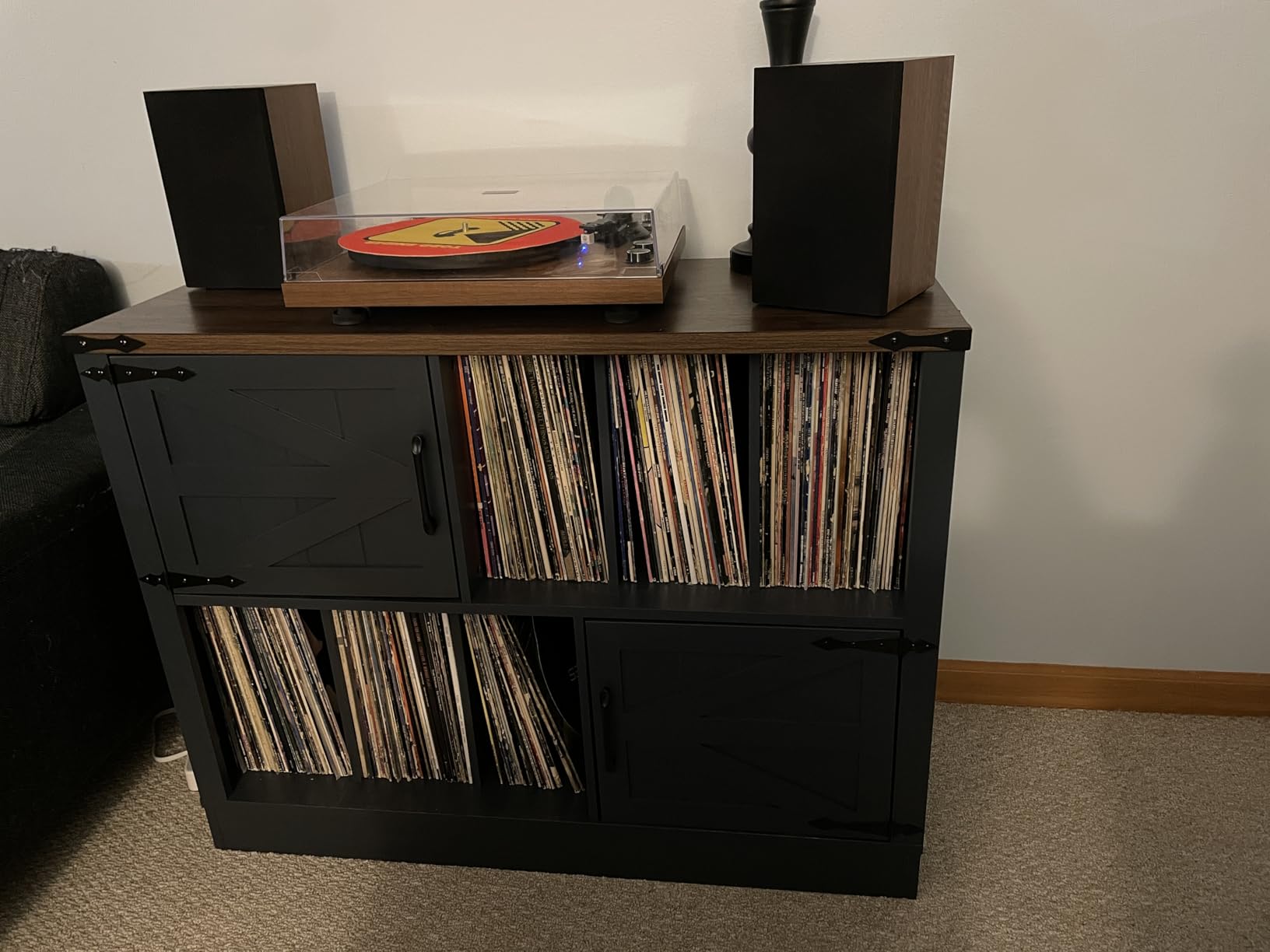 Joaxswe Large Record Player Stand with Vinyl Storage Up to 450 Albums, 39 Inch Farmhouse Rustic Wood White Storage Cabinet with Barn Doors, Vintage Mid-Century Turntable Stand for Bedroom, Living Room customer photo 2
