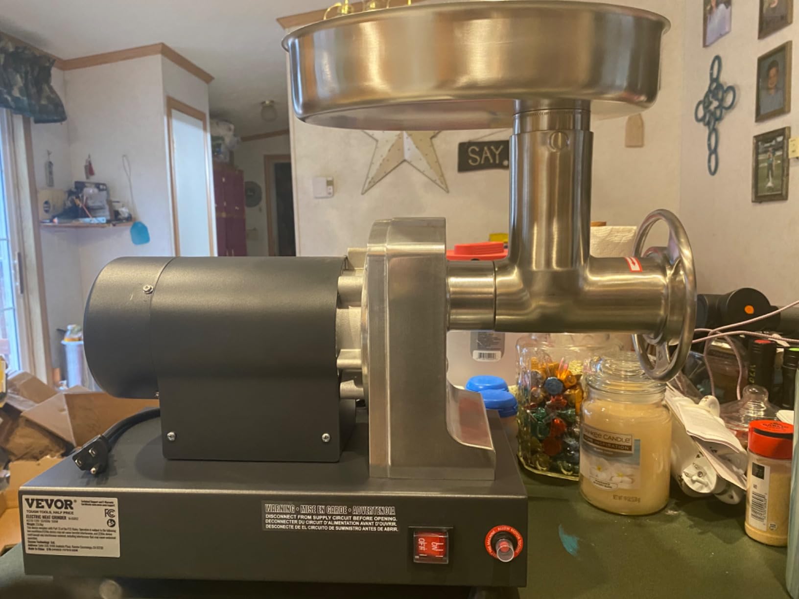 VEVOR Meat Grinder, 0.75 HP 550W, 11 Lbs/Min Electric Meat Grinders with Blade, Grinding Plate, Sausage Maker, Stainless Steel Commercial Meat Mincer for Kitchen Restaurant Butcher Store, ETL Listed customer photo 2