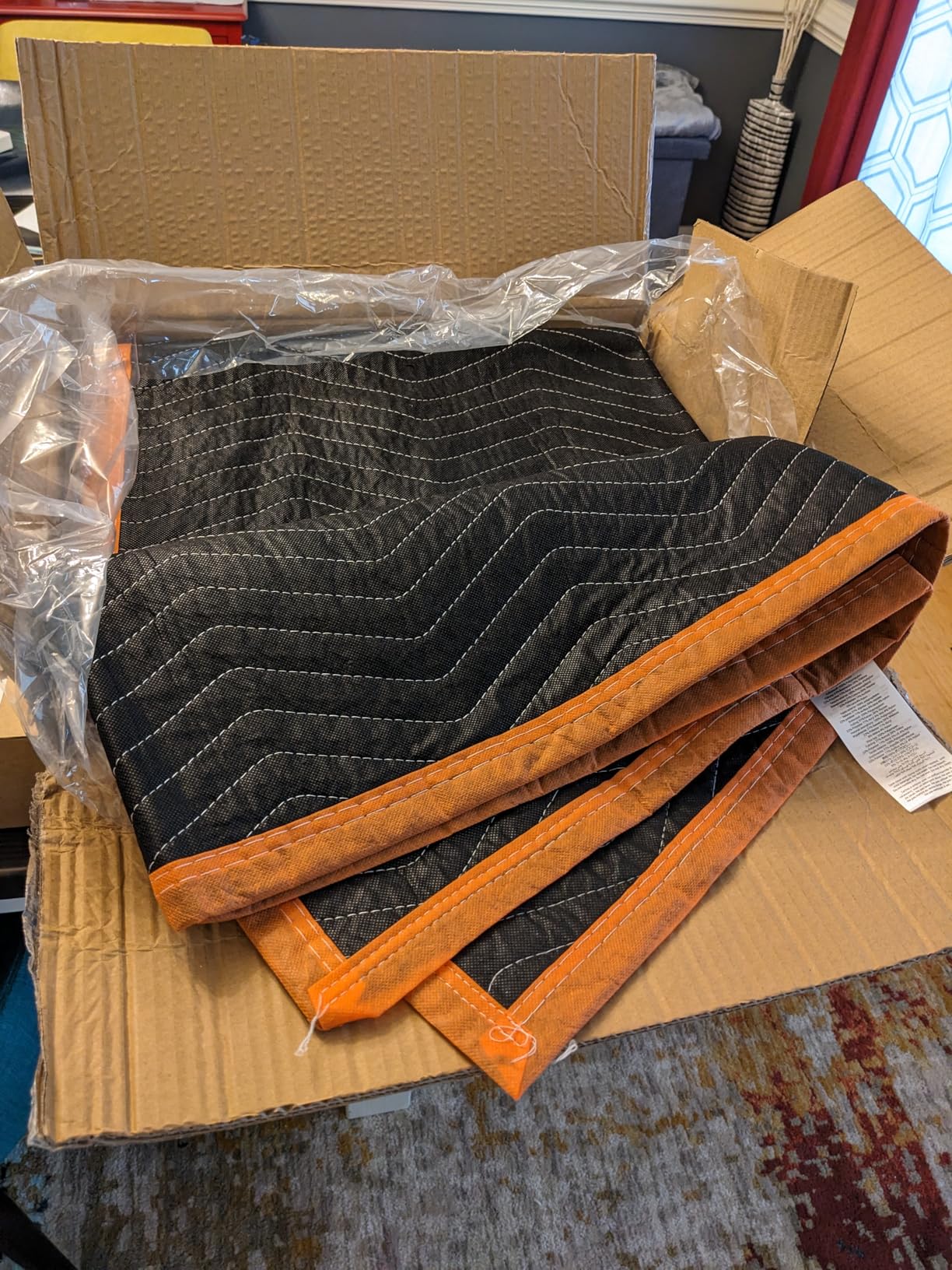Amazon Basics Reinforced Tear-Resistant Moving Blankets, 72 x 80, Black, 6-Pack customer photo 2