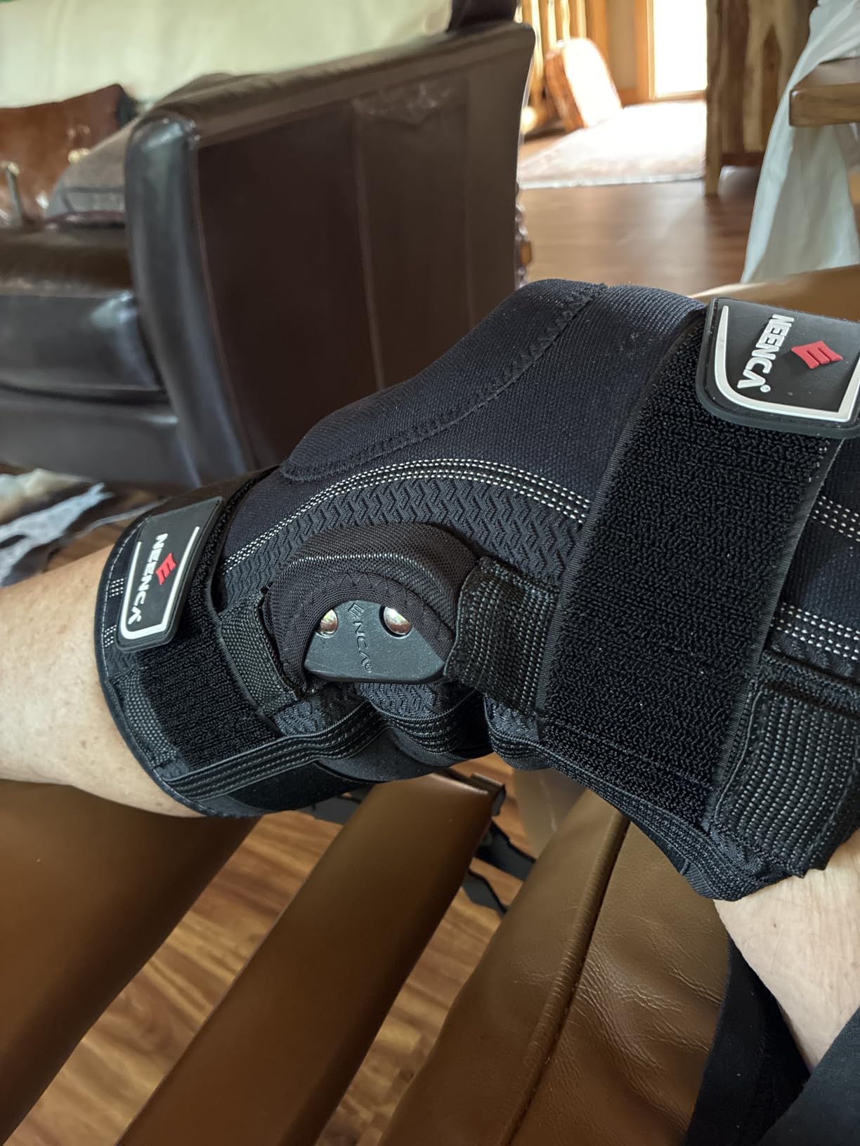 NEENCA Professional Knee Brace for Knee Pain, Hinged Knee Support with Removable Dual Side Stabilizers, Strong Stability for Joint Pain Relief, Arthritis, Meniscus Tear, ACL, PCL, MCL, Runner, Workout customer photo 1