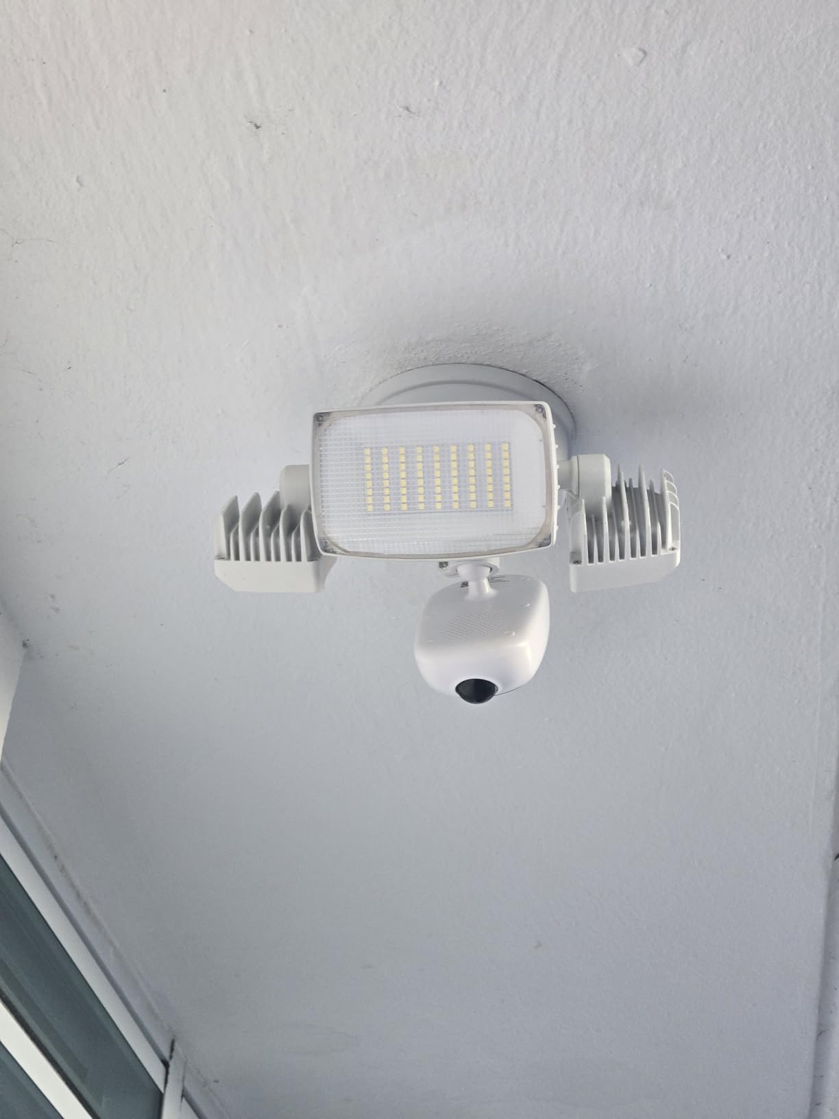 Olafus Floodlight Camera Outdoor - 2K QHD with Motion-Activated Flood Lights, Custom Detection Zones, Color Night Vision, 2-Way Talk & 55W Dimmable Lighting White customer photo 1