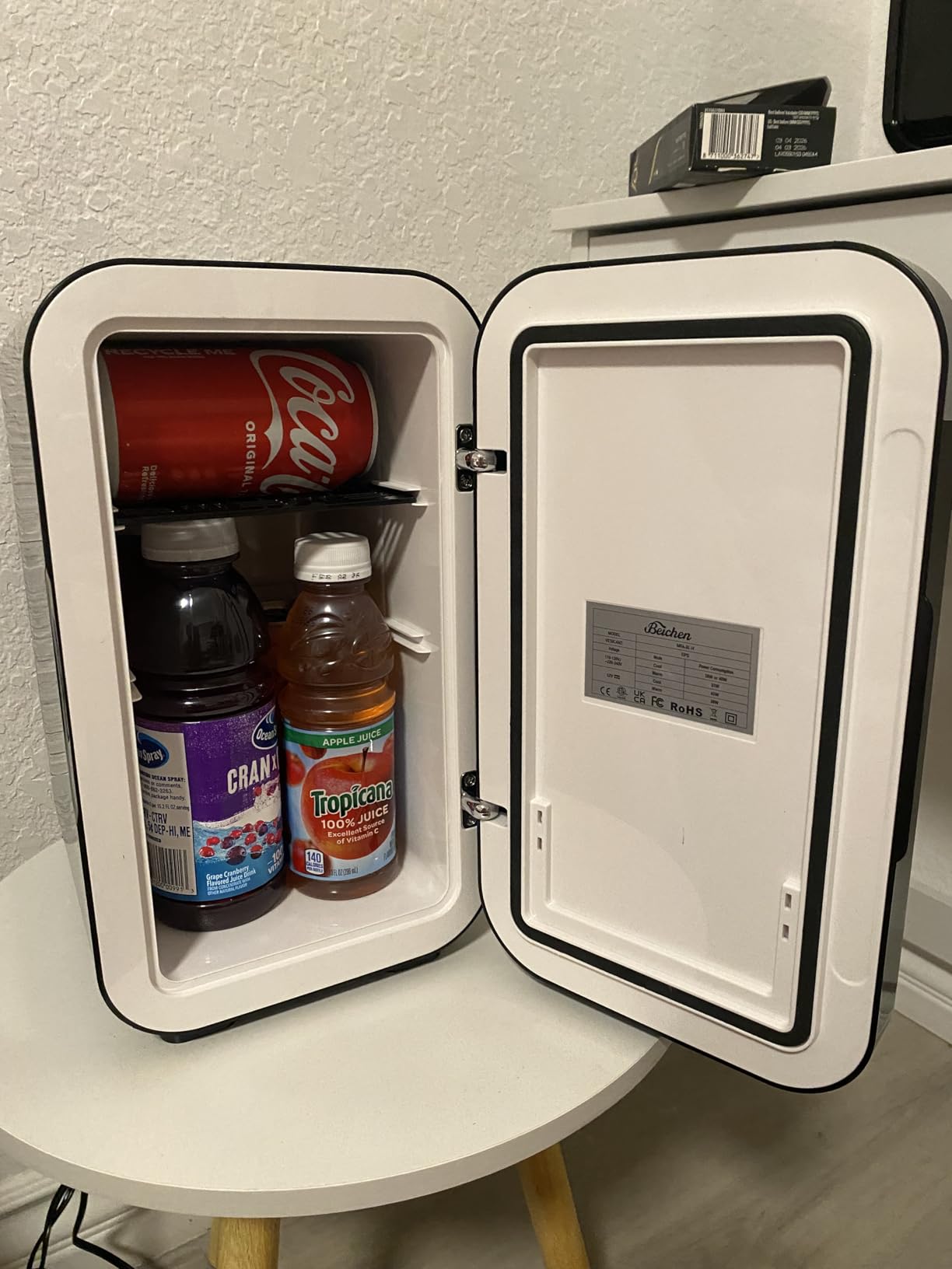 Mini Fridge, 6 Liter / 8 Can Small Fridge for Gaming Room, 110V AC/DC Portable Thermoelectric Cooler & Warmer for Drinks, Black customer photo 1