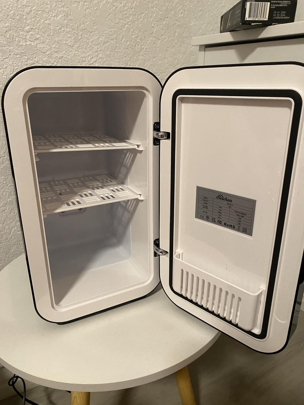 Mini Fridge, 6 Liter / 8 Can Small Fridge for Gaming Room, 110V AC/DC Portable Thermoelectric Cooler & Warmer for Drinks, Black customer photo 2