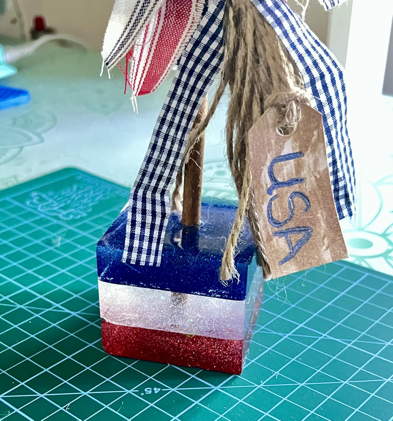 HeyClear Epoxy Resin Kit with Molds for Beginners - 18 oz Super Clear and Hard Resin Complete Craft Supplies Set customer photo 2