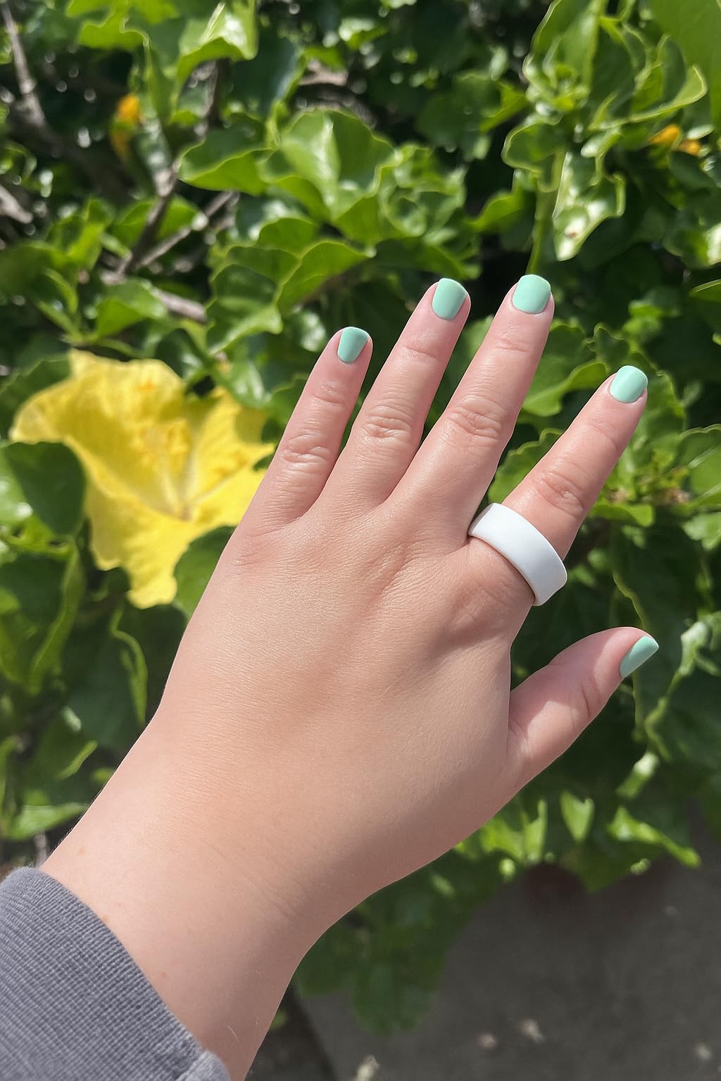QALO QRNT Smart Ring - Snug Fit - Water-Resistant Titanium Fitness Tracker, Tracking for Sleep, Steps, HRV, SpO2 - No Subscription, iOS Android App - Includes 2 Silicone Covers customer photo 1