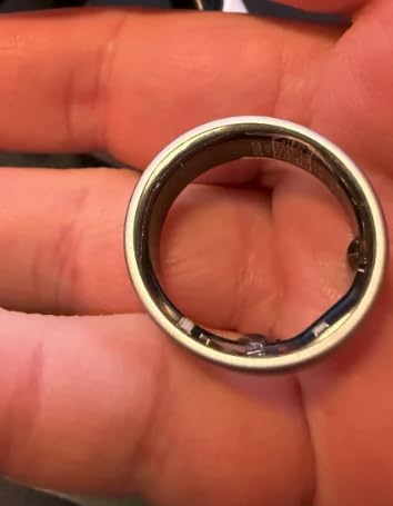 QALO QRNT Smart Ring - Snug Fit - Water-Resistant Titanium Fitness Tracker, Tracking for Sleep, Steps, HRV, SpO2 - No Subscription, iOS Android App - Includes 2 Silicone Covers customer photo 2