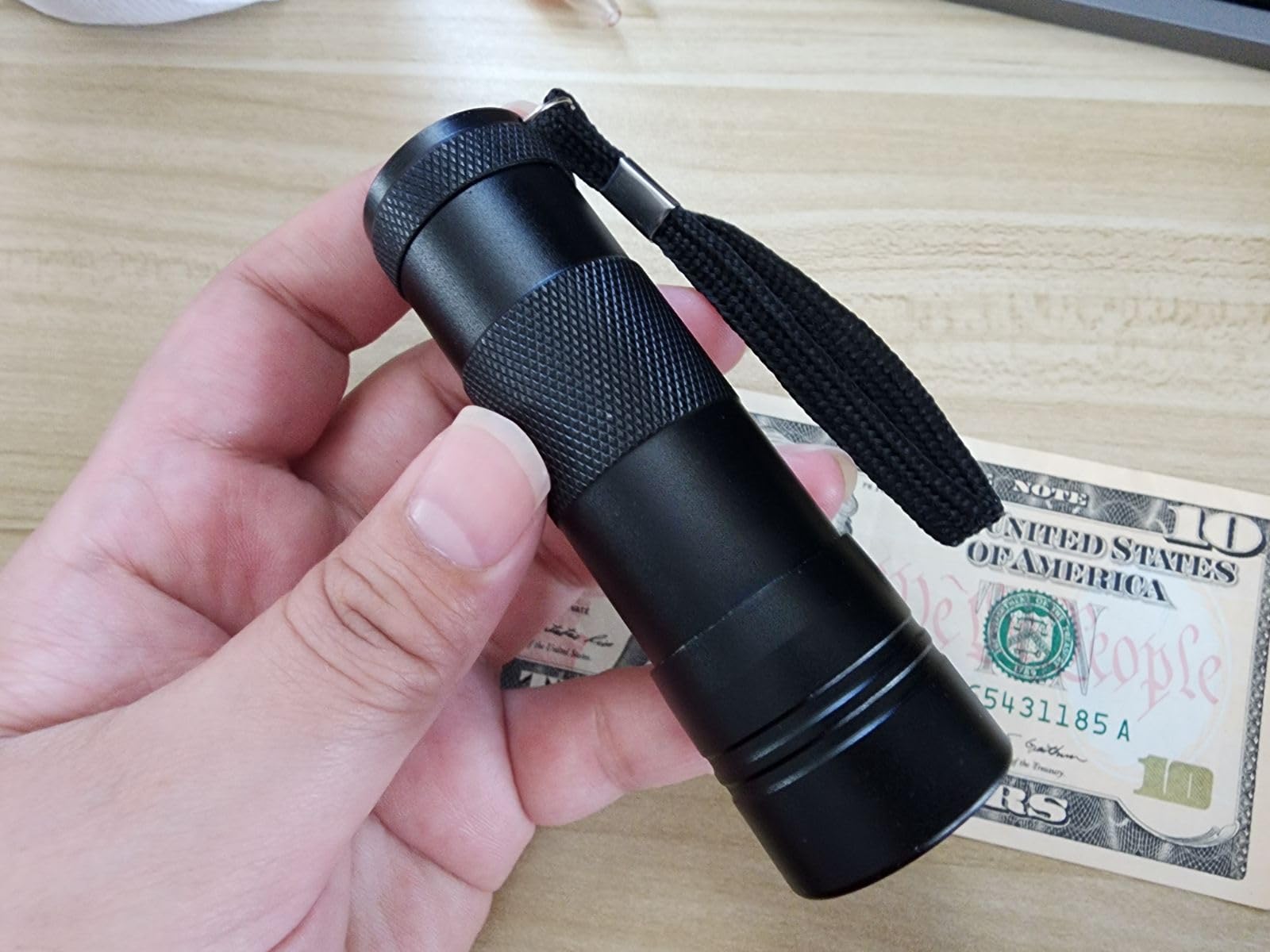 Perco Counterfeit Flashlight - Portable & Reliable Device with UV Light Detection - Fake US Bill Checker for Personal & Commercial Use - Ensures Authenticity & Prevents Fraud customer photo 2