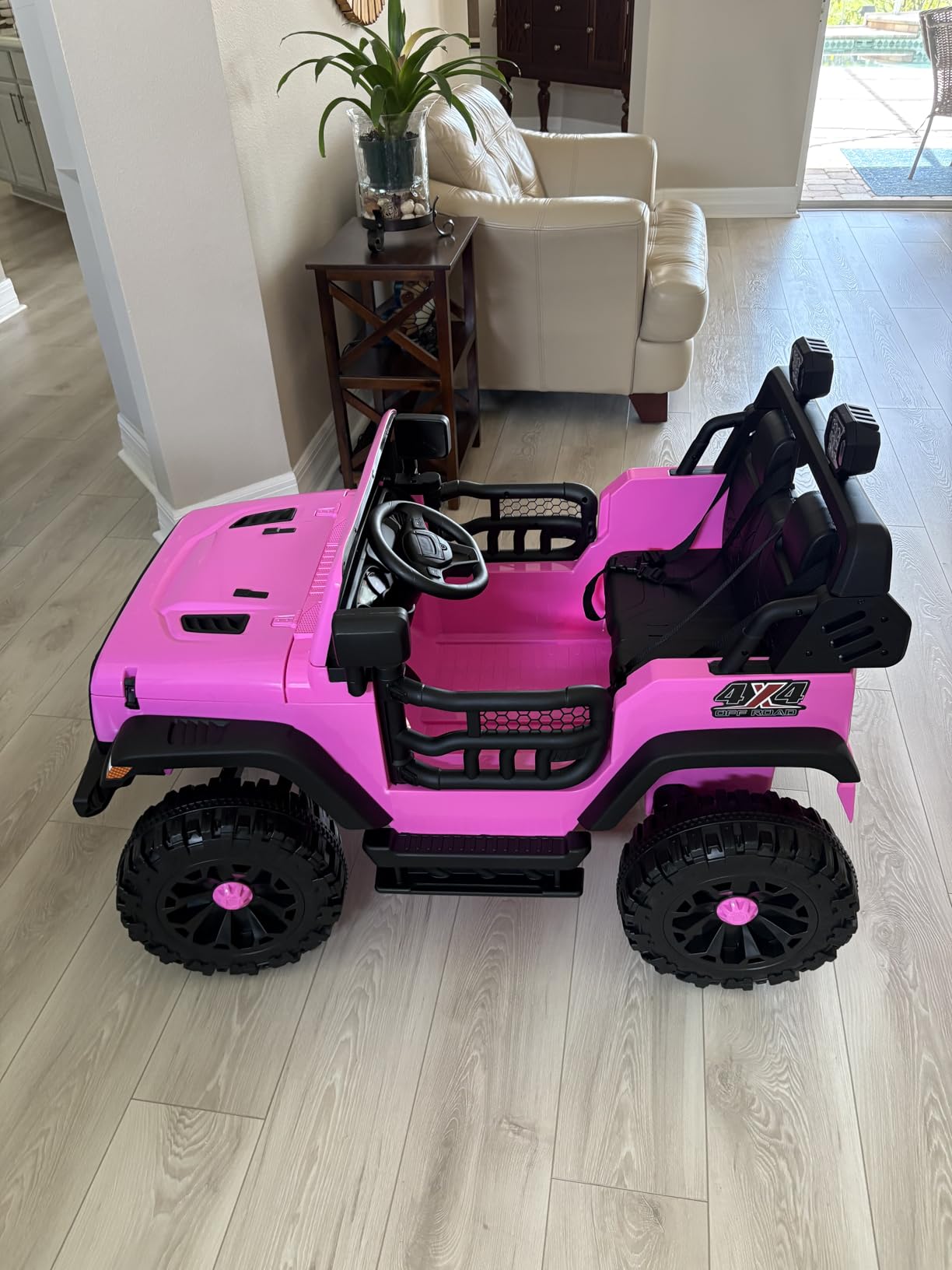 Outfunny 2 Seater Ride on Car Toy, 24V 4WD Electric Car for Kids 4-8 with Remote Control, 4x200W Motors, Capacity 150 lb - Hot Pink customer photo 1