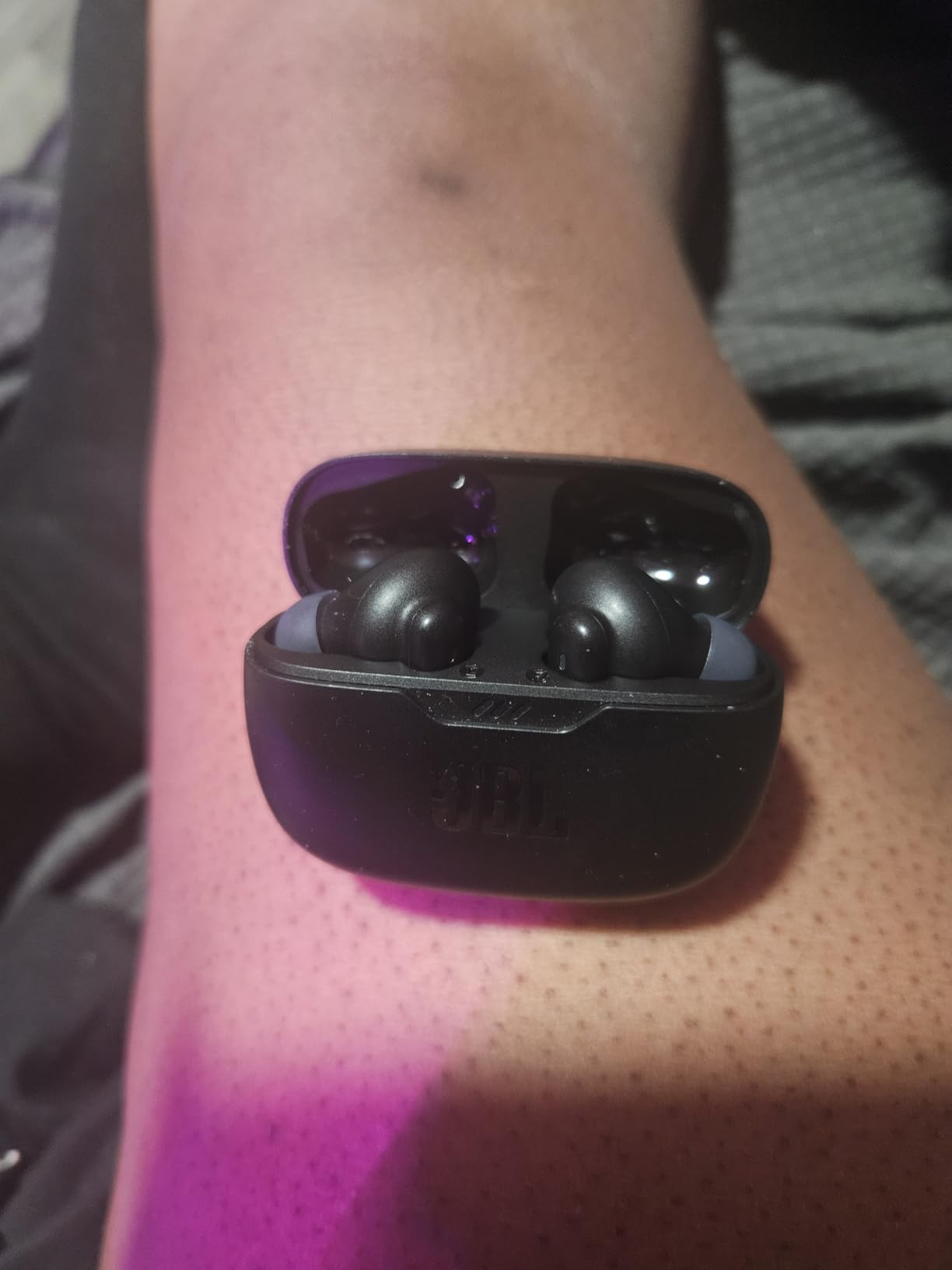 JBL Vibe Beam 2 - True Wireless Noise Cancelling Earbuds with JBL Pure Bass Sound & Smart Ambient Technology, 4mics for Crisp, Clear Calls, up to 40Hrs of Playback, IP54 Dust & Water Resistant (Blue) customer photo 1