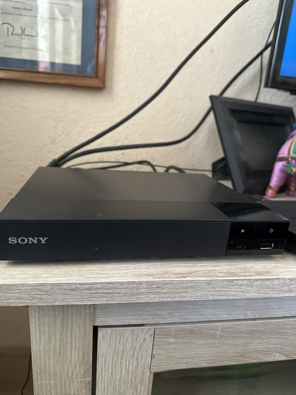Sony BDP-S1700U Blu-ray DVD Player Dolby Digital TrueHD/DTS and DVD upscaling, with Included HDMI Cable, 2025 Model customer photo 1